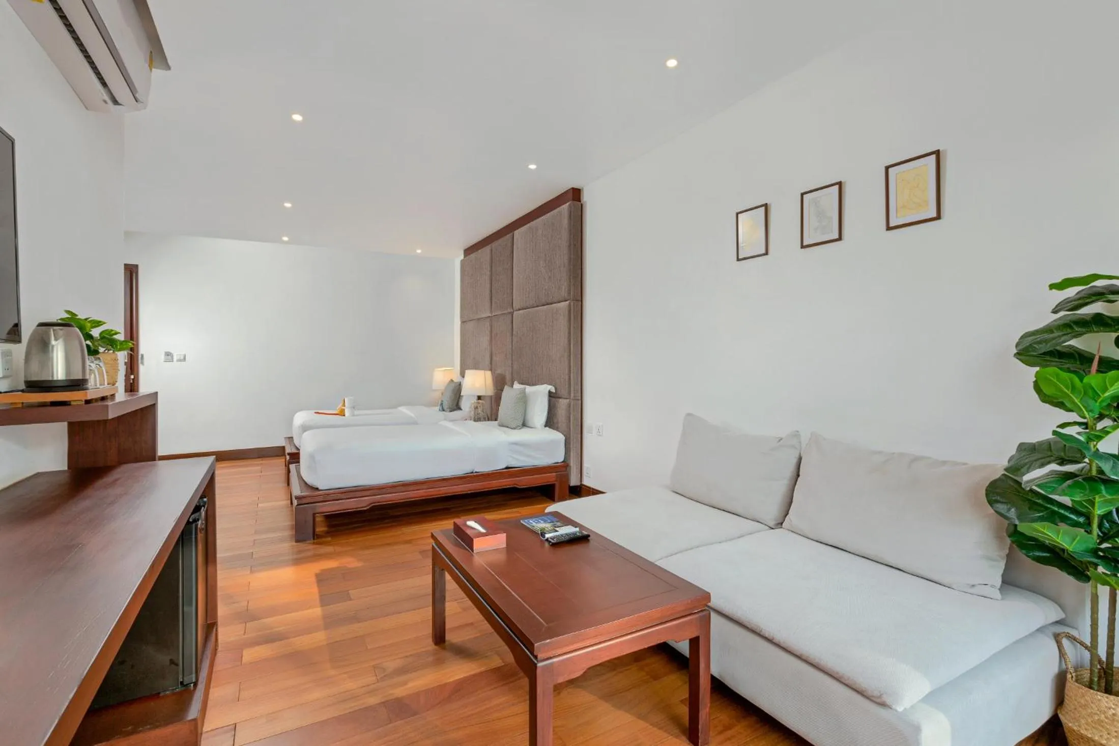 Photo of the whole room, Bed in Baan Laimai Beach Resort & Spa - SHA Extra Plus