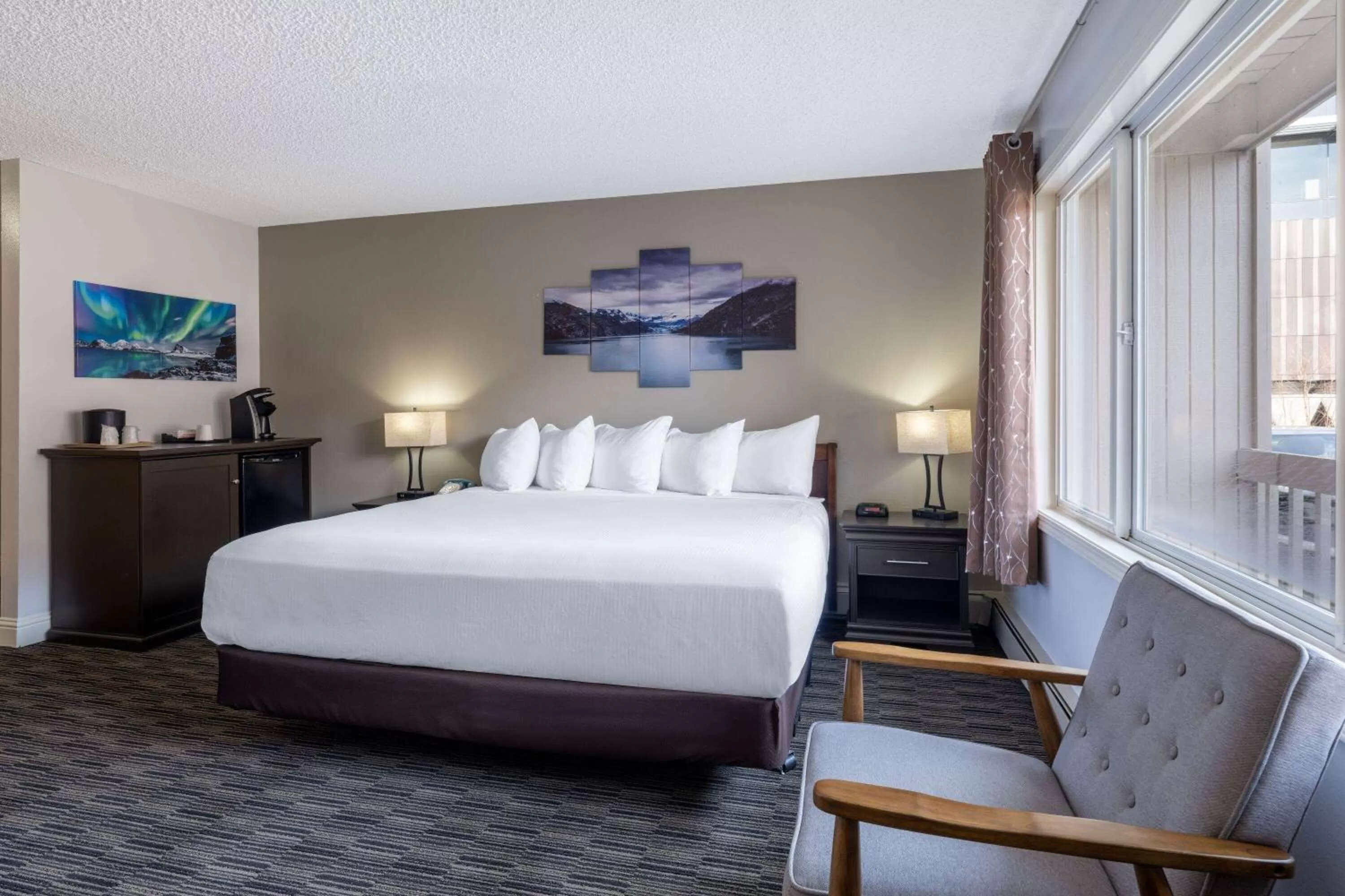 Photo of the whole room, Bed in Ramada by Wyndham Juneau