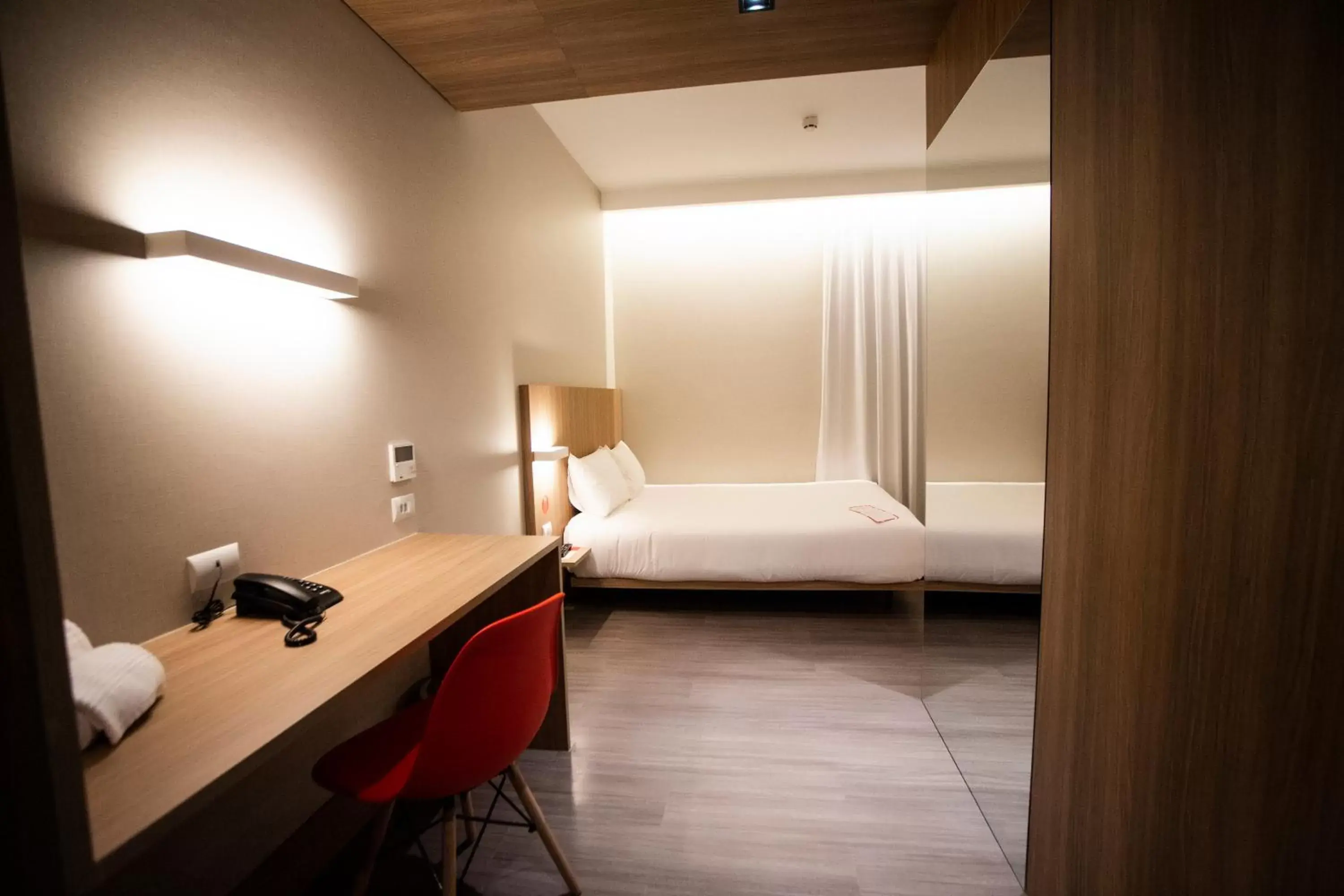 Double Room - Disability Access in Hotel Moov Curitiba Double Room - Disability Access in Hotel Moov Curitiba