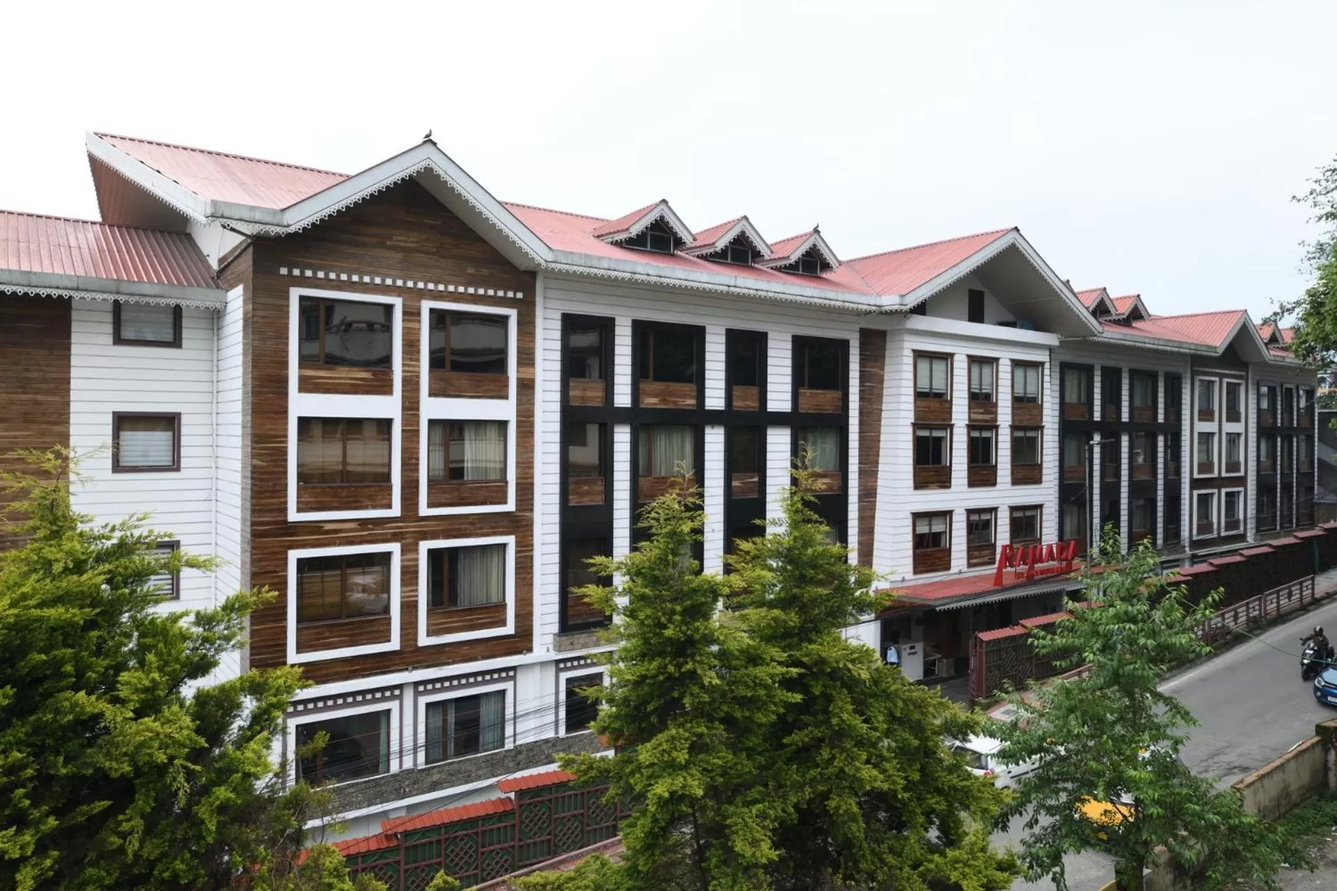Ramada by Wyndham Gangtok Hotel & Casino Golden