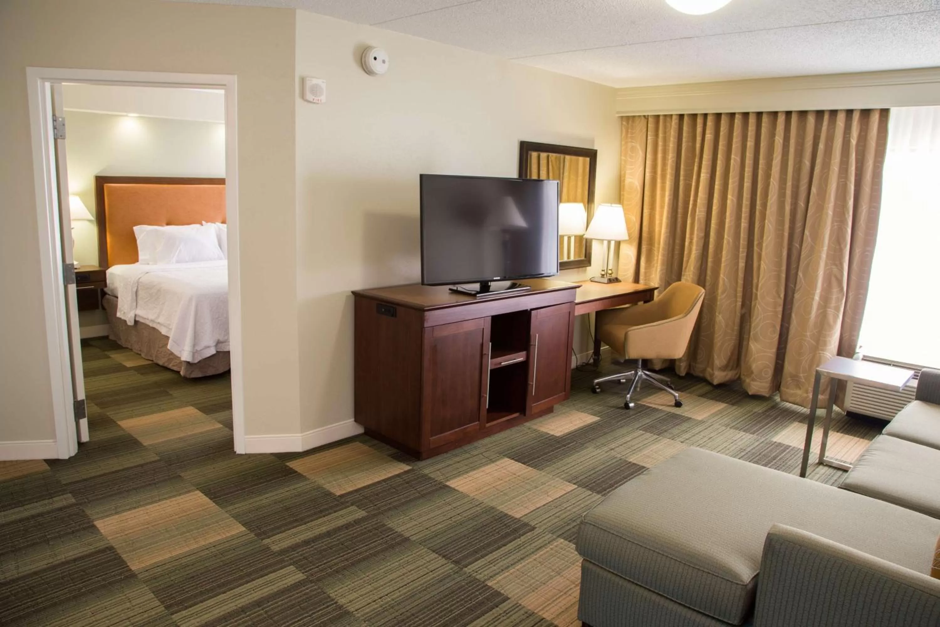 Bedroom, Bed in Hampton Inn & Suites Albany-Downtown