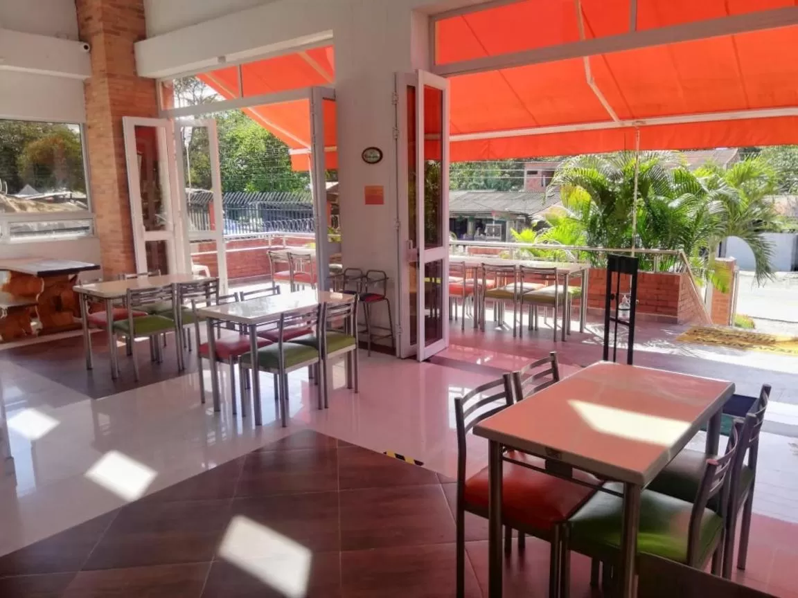 Restaurant/places to eat in Hotel Rio Humadea