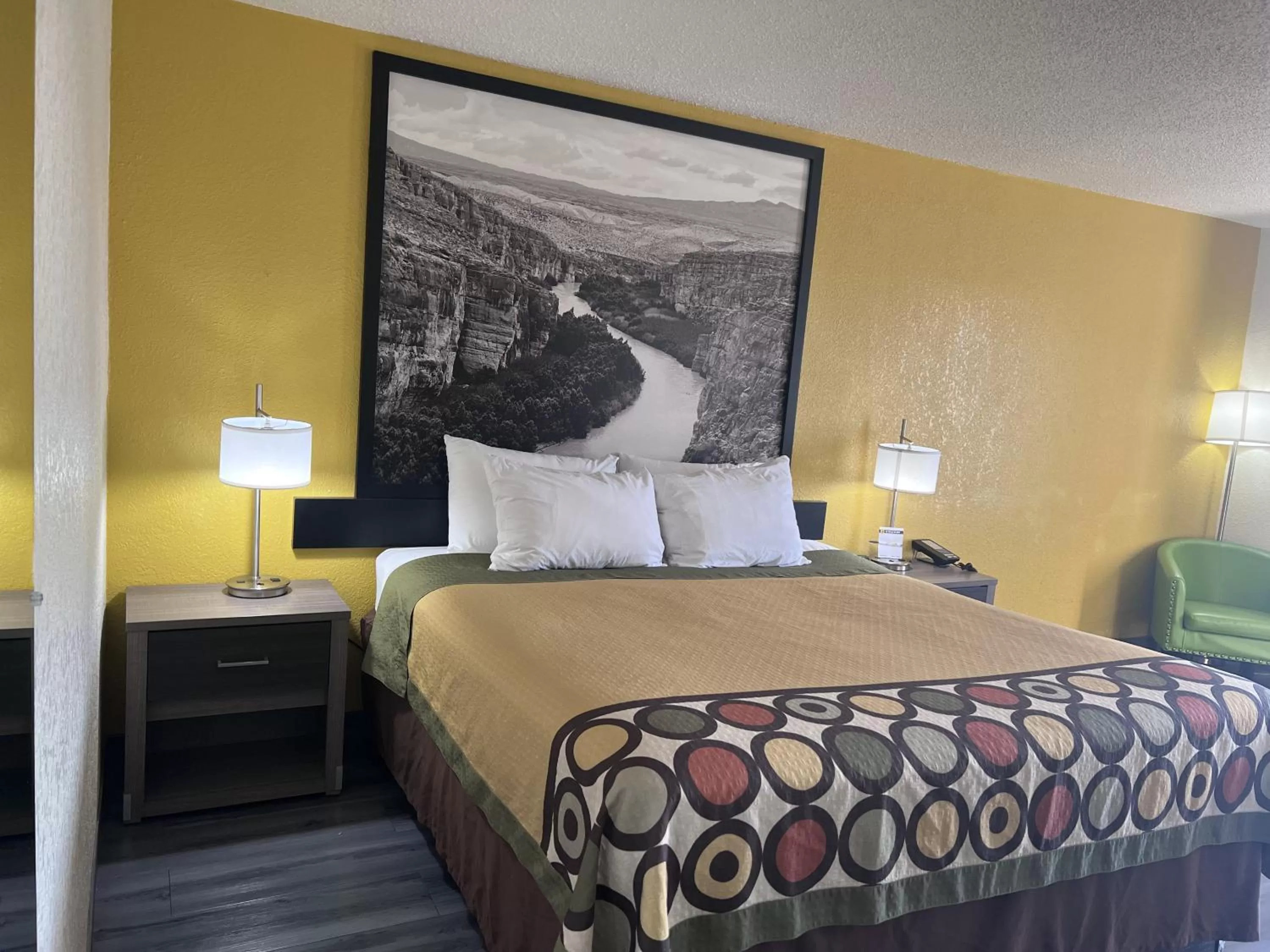Bedroom, Bed in Super 8 by Wyndham Ft Stockton