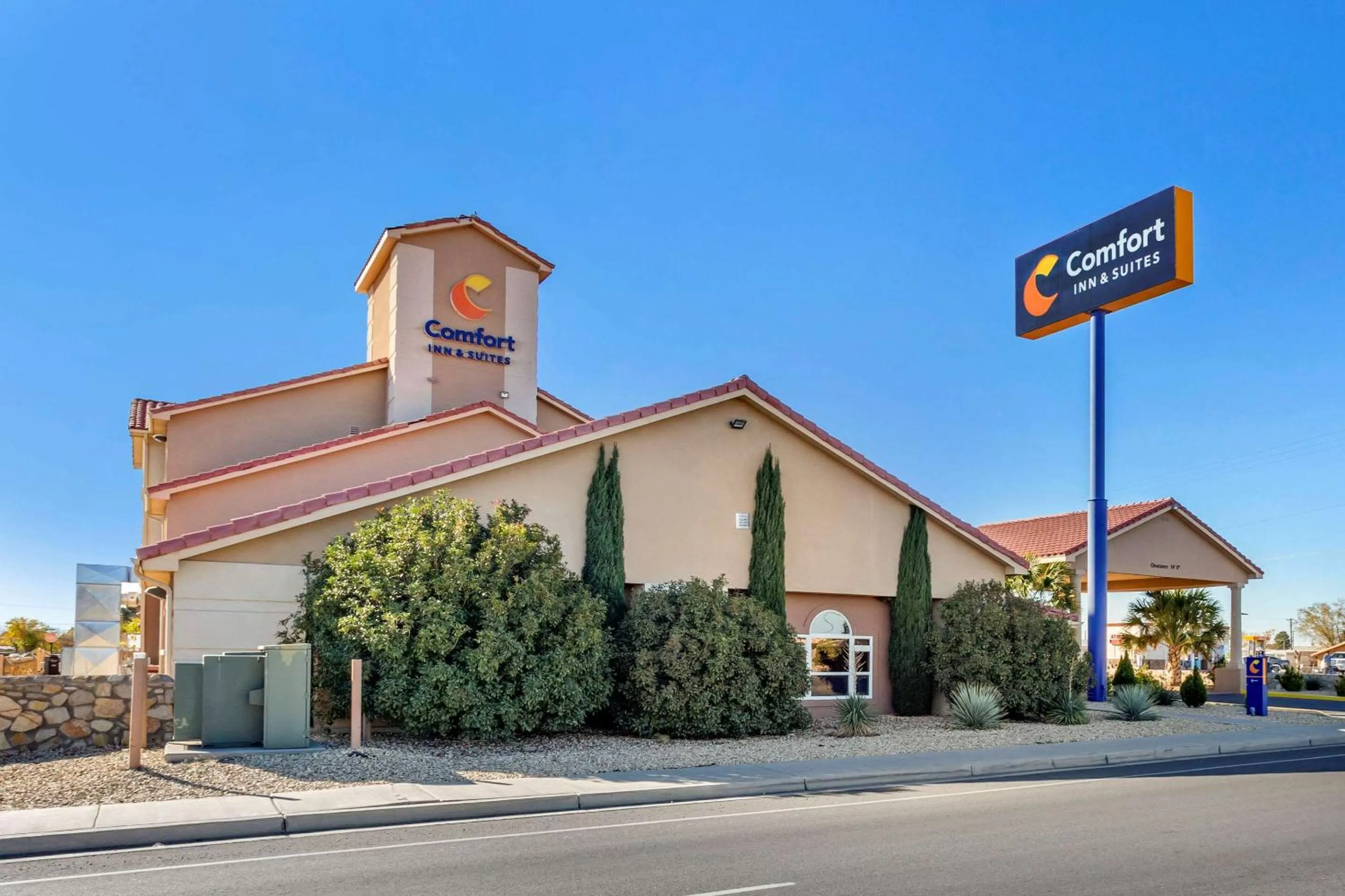 Property building in Comfort Inn & Suites