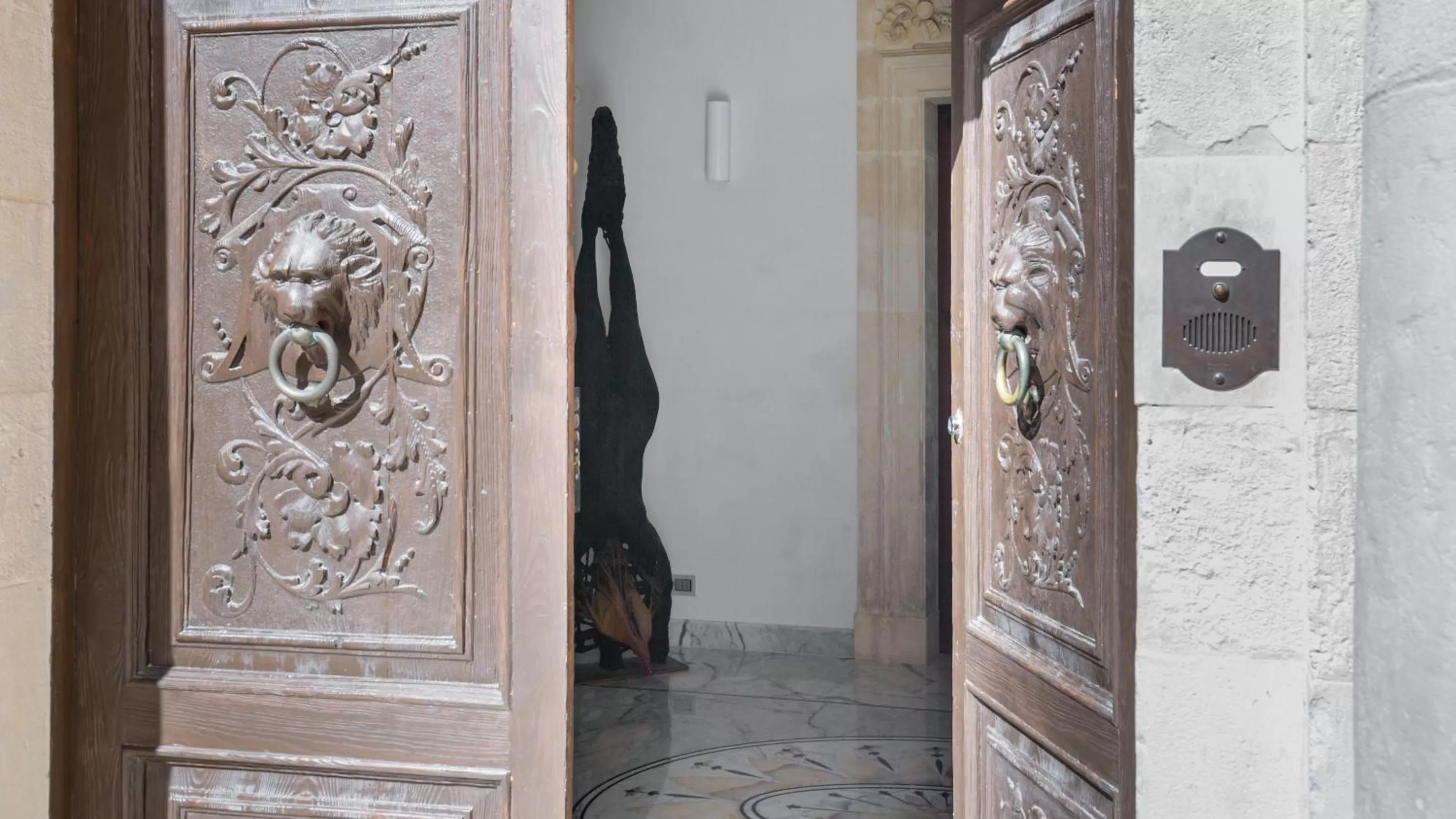 Facade/entrance in Palazzo Favacchio - Patanè