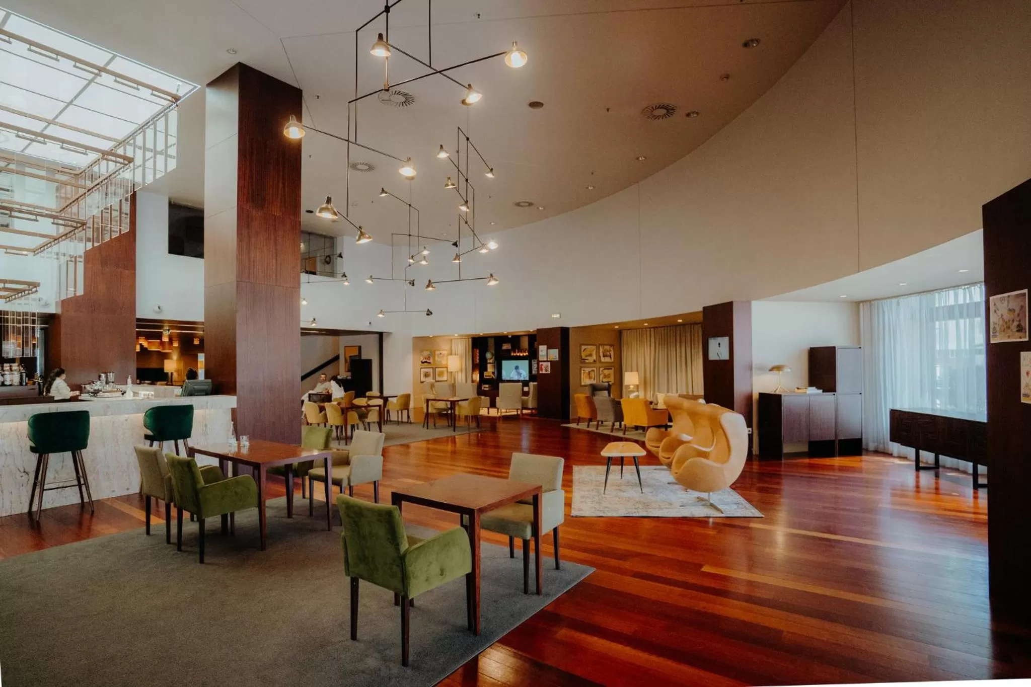 Lounge or bar in Holiday Inn Porto Gaia by IHG