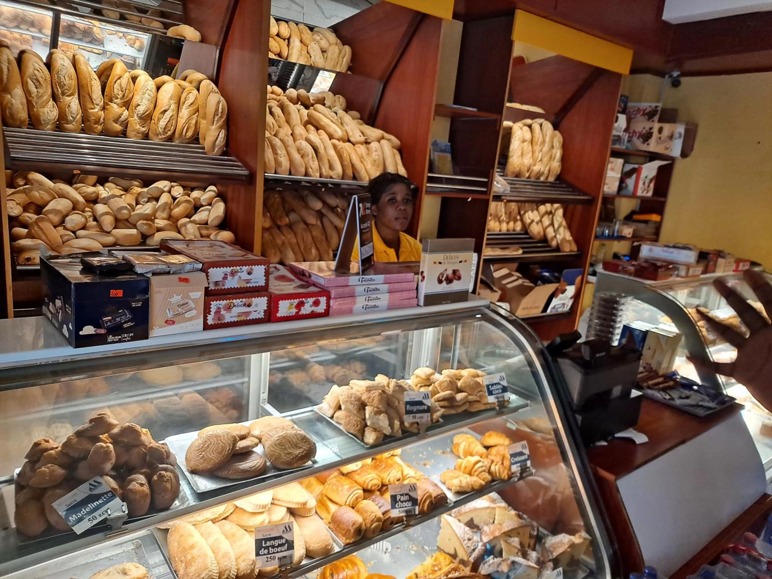 Food and drinks in Marriot Metropolitan Hotel