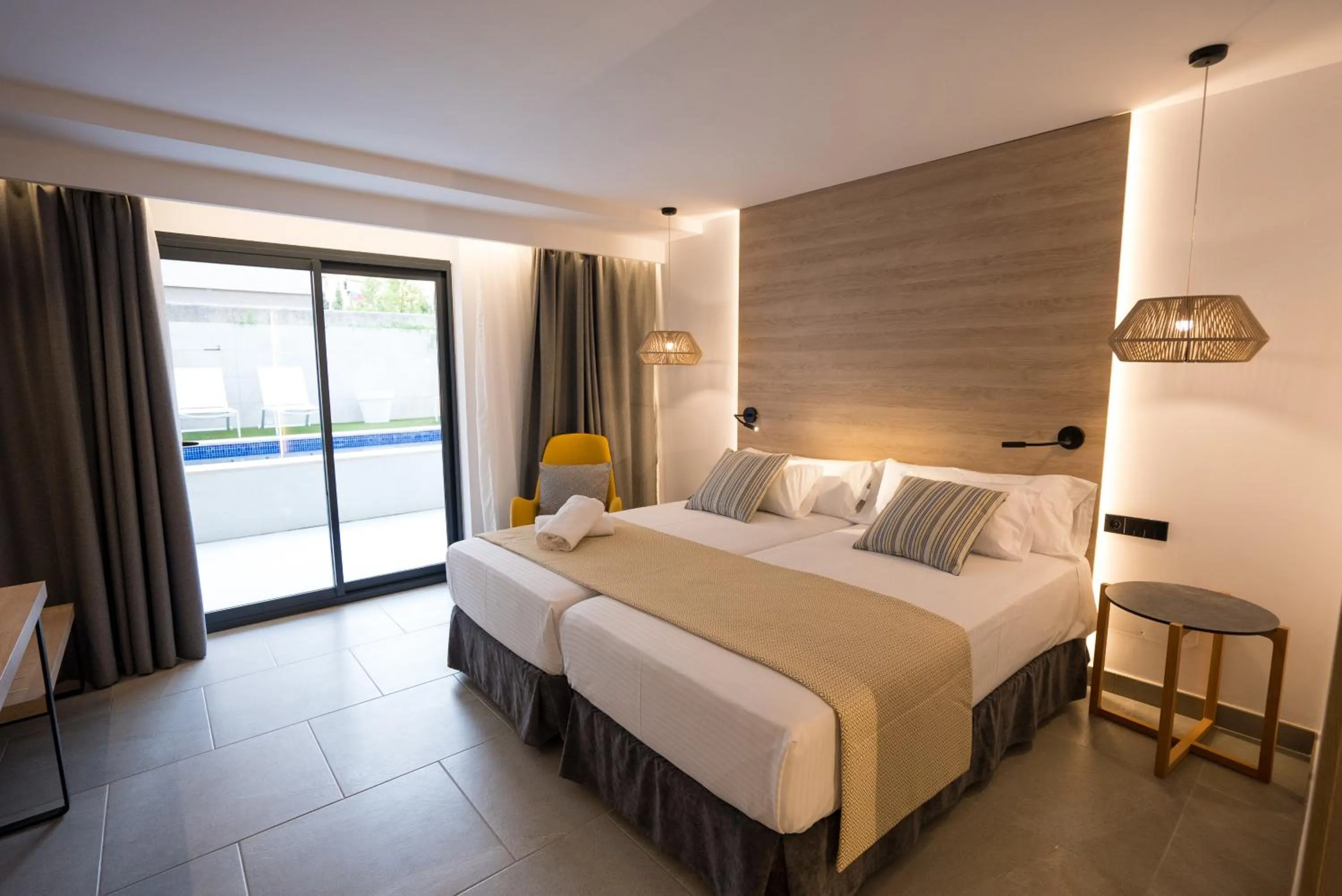 Photo of the whole room, Bed in Hotel Morlans Suites - Adults Only