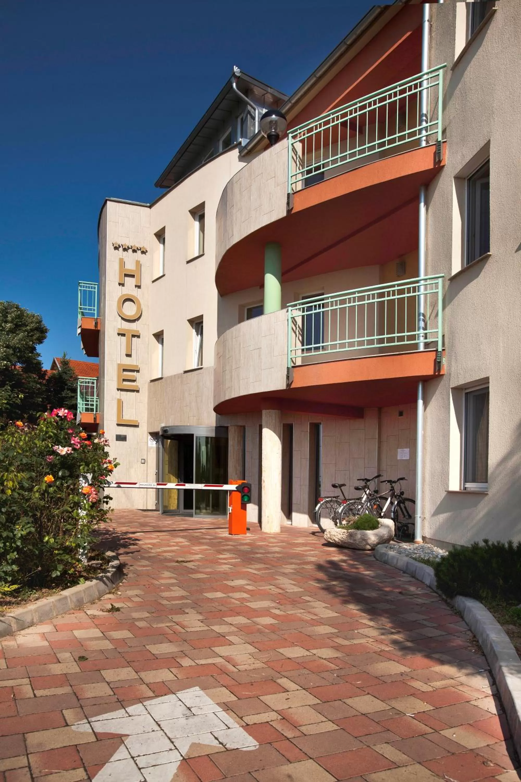 Facade/entrance in Hotel Makar Sport & Wellness