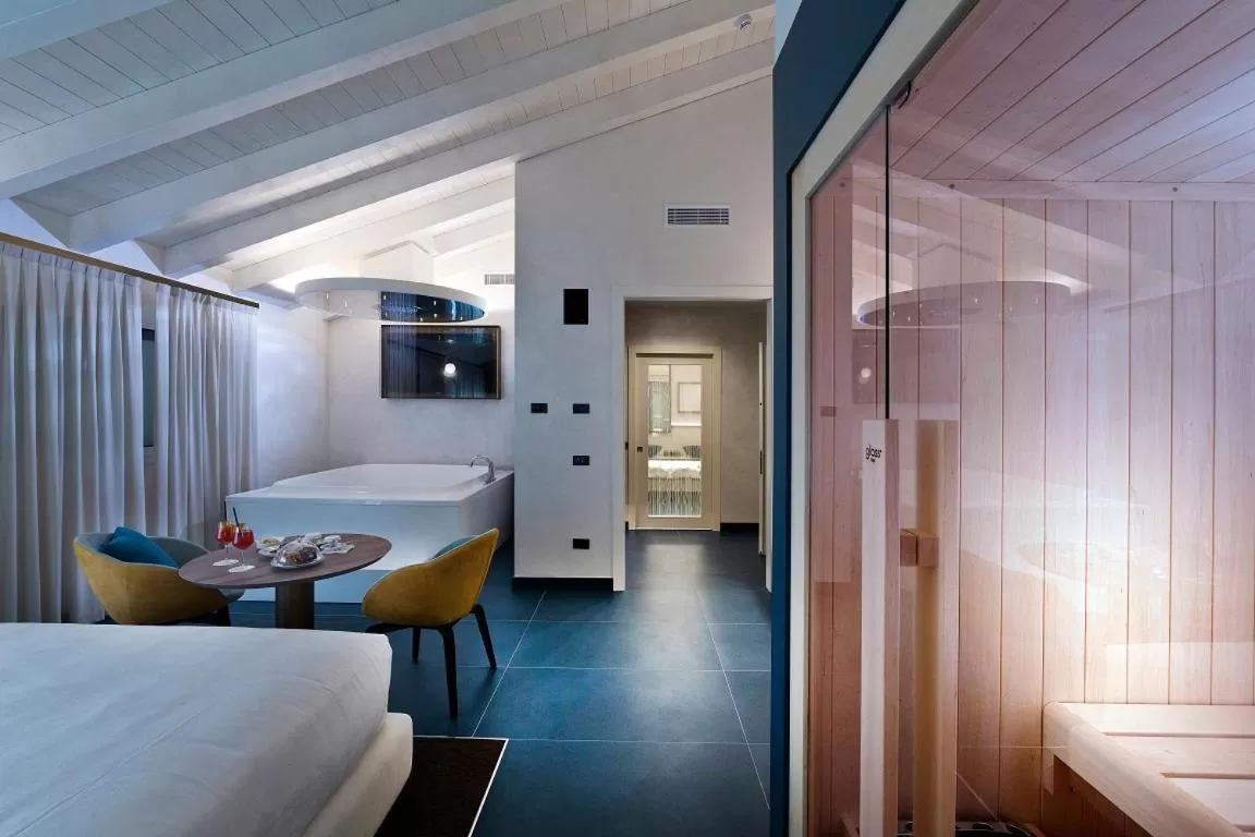 Bed in Vip's Motel Luxury Accommodation & Spa