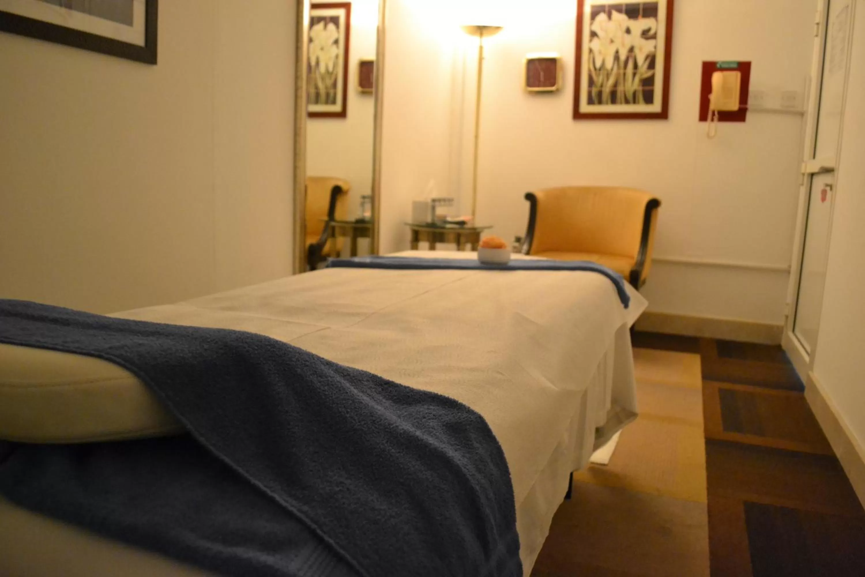 Massage, Bed in Sheraton Khalidiya Hotel