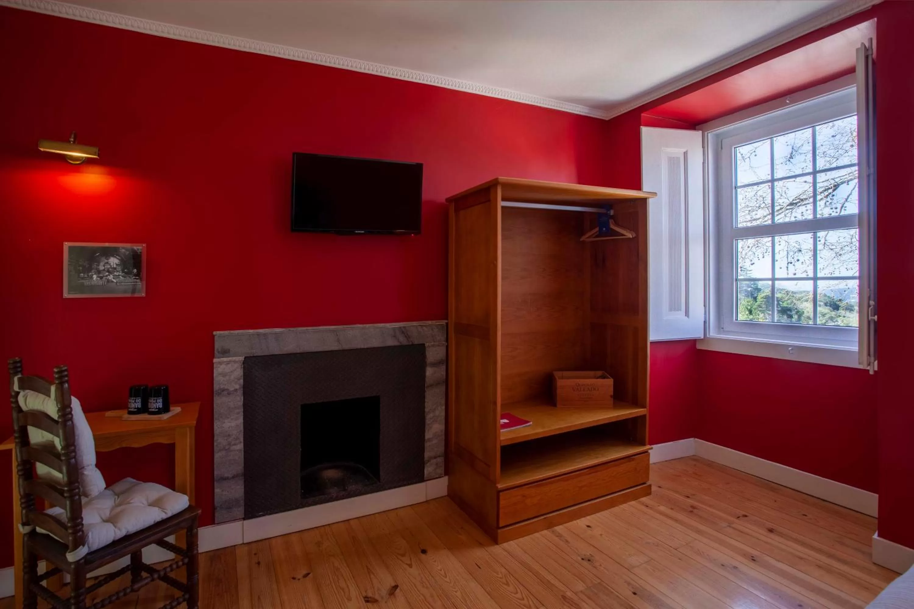 TV and multimedia in Casa do Vinho Sintra Guest House