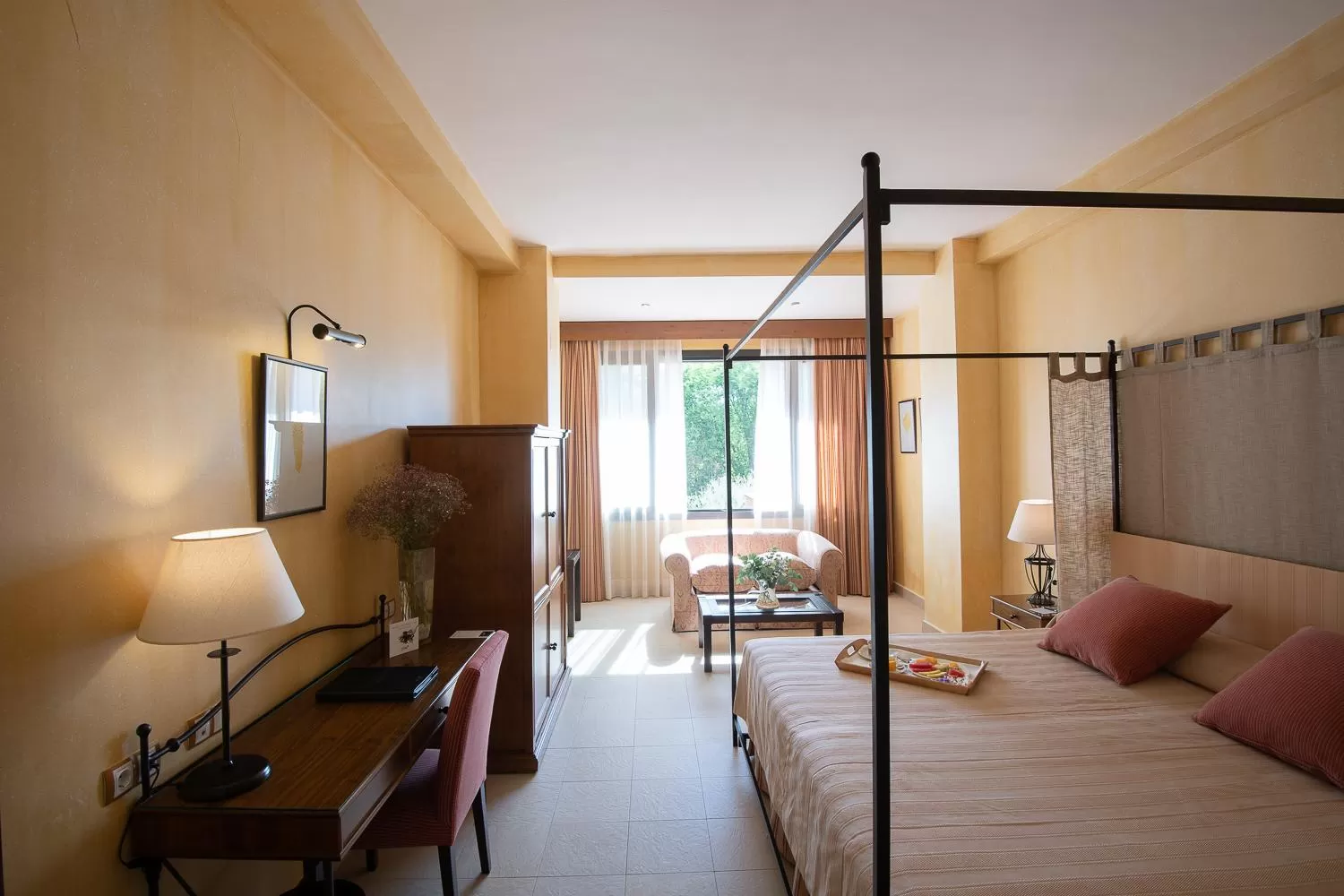 Photo of the whole room, Bed in Intur Alcazar de San Juan