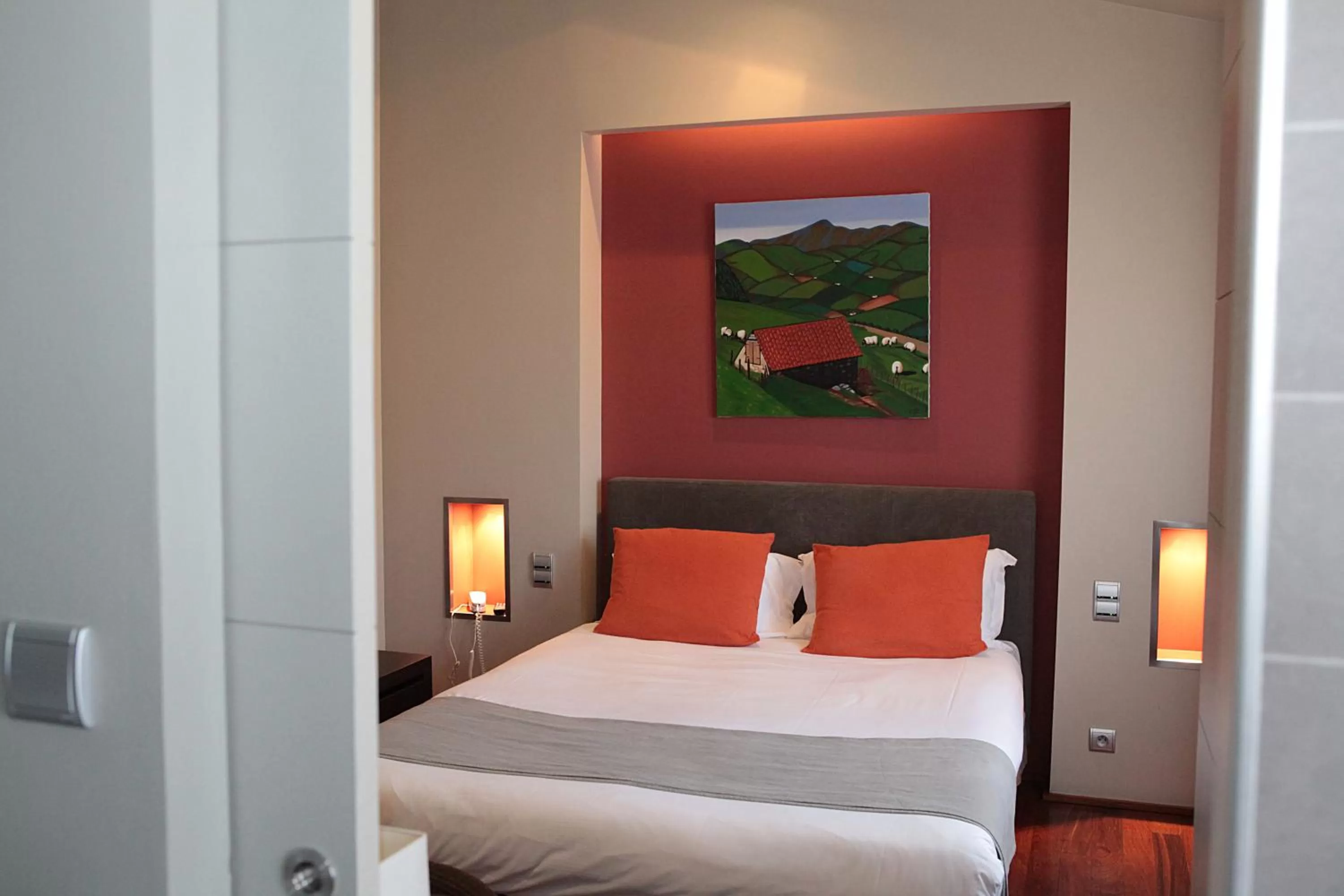 Bedroom, Bed in Hotel du Fronton