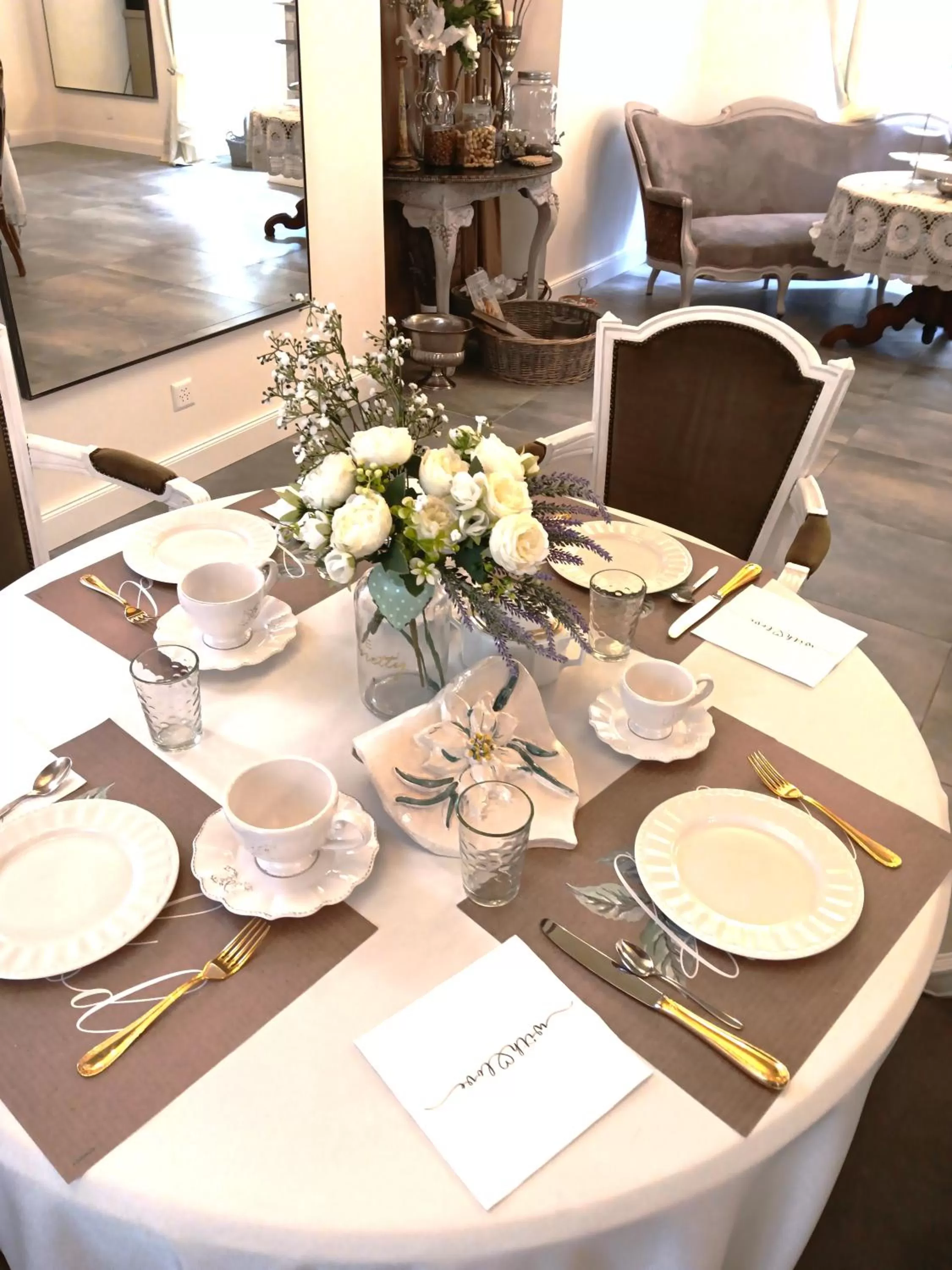 Restaurant/Places to Eat in CASA BELGERI