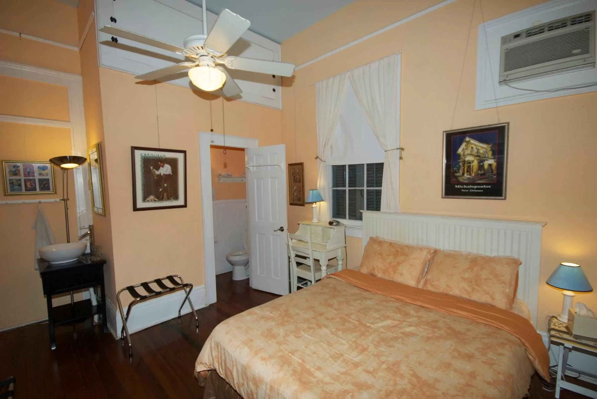Bedroom, Bed in The Burgundy Bed and Breakfast