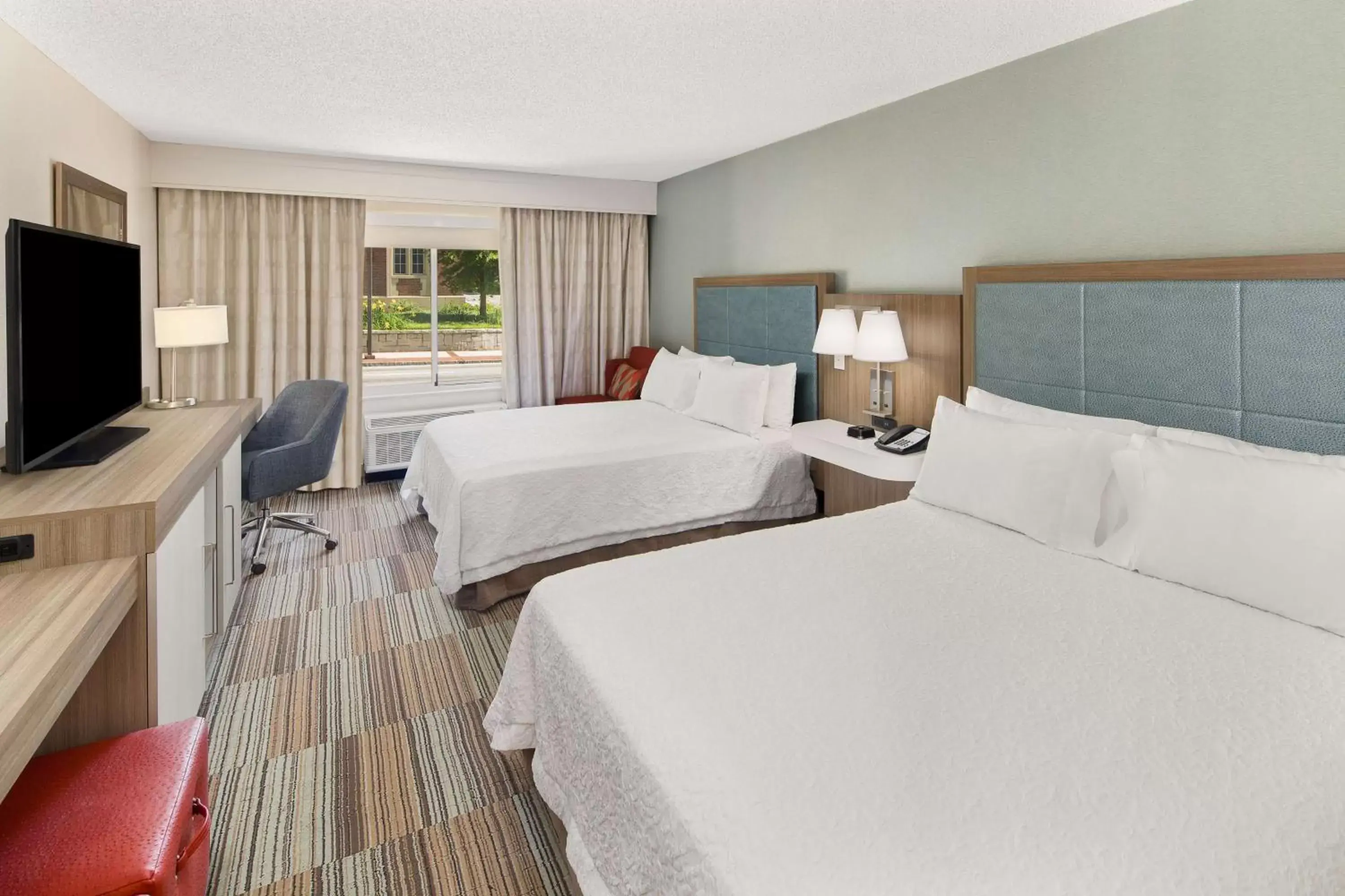 Queen Room with Bath Tub - Disability Access in Hampton Inn Atlanta-Georgia Tech-Downtown Queen Room with Bath Tub - Disability Access in Hampton Inn Atlanta-Georgia Tech-Downtown