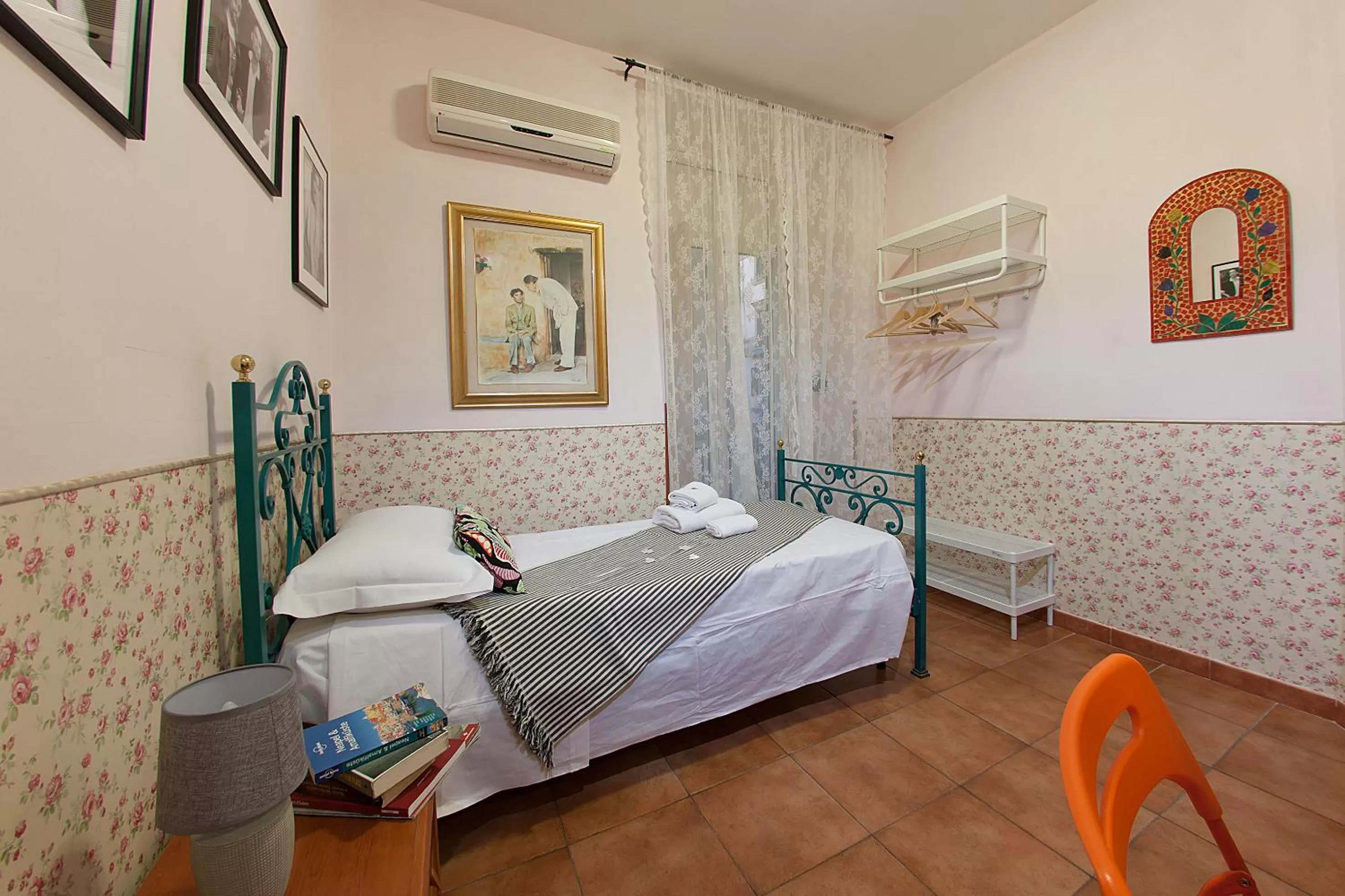 Photo of the whole room, Bed in Hotel Cineholiday