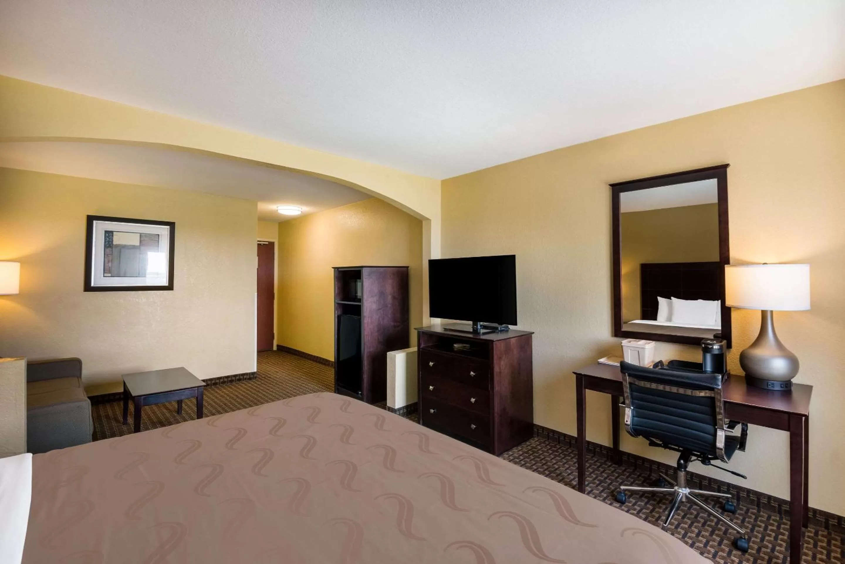 Bedroom, Bed in Quality Inn Des Moines North