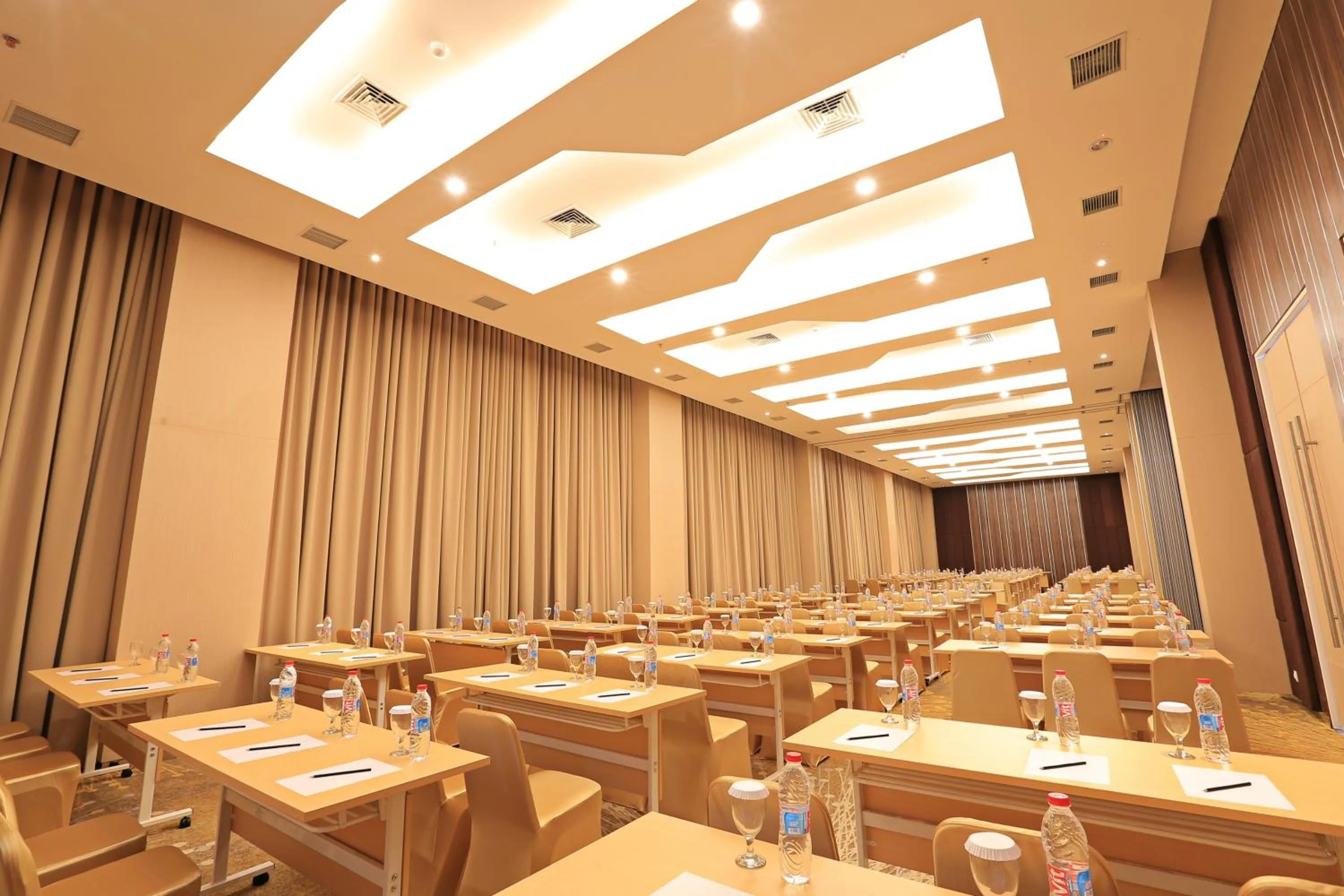 Banquet/Function facilities in Luminor Hotel Jambi Kebun Jeruk By WH