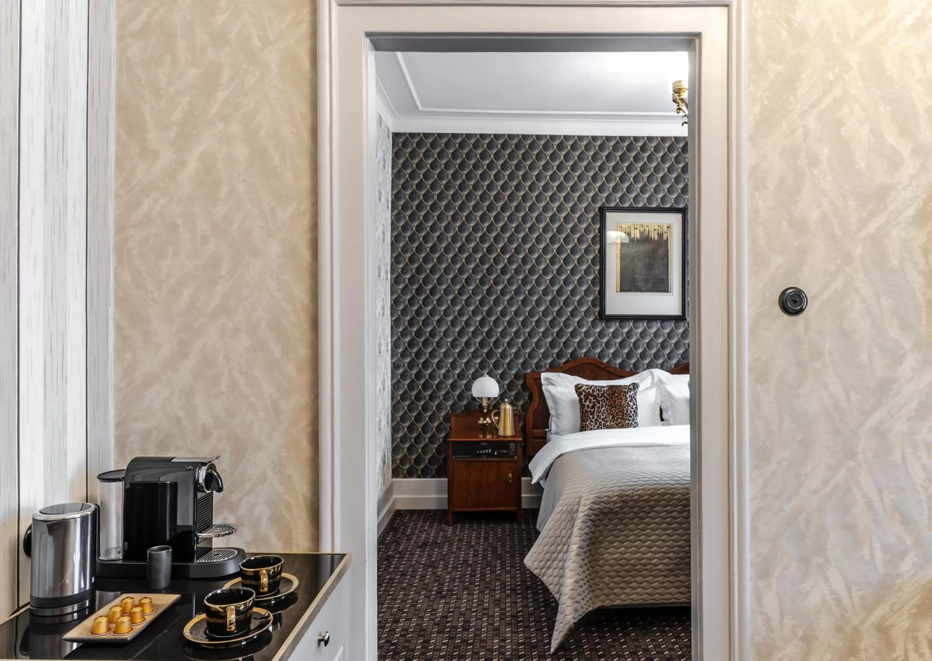 Bed in Hotel H15 Francuski Old Town - Destigo Hotels