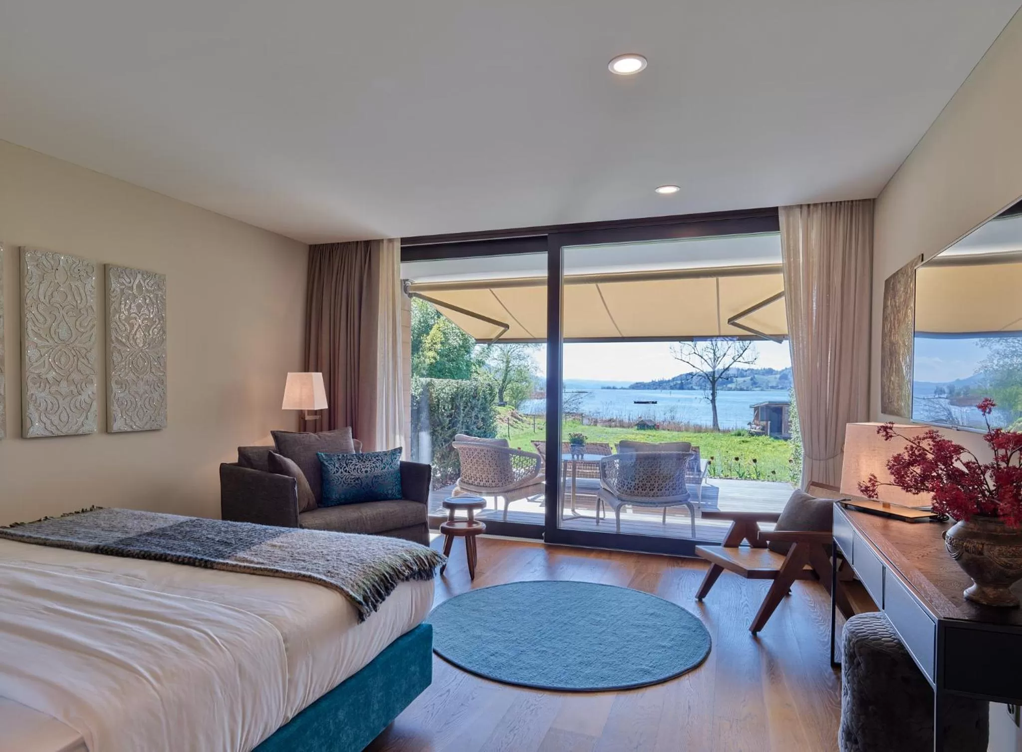 View (from property/room), Bed in Strandhotel Schmerikon