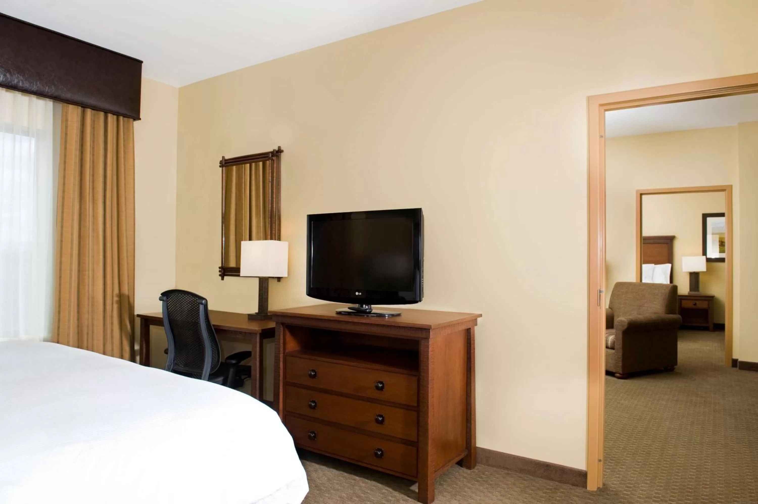 Bed in Homewood Suites by Hilton Bozeman