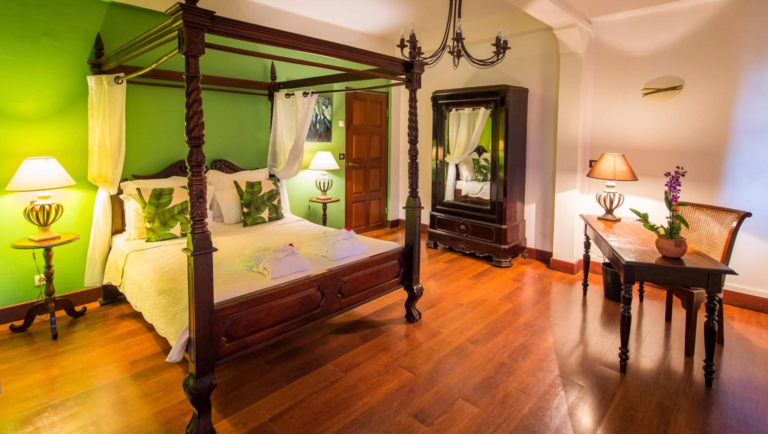 Photo of the whole room, Bed in Hotel l'Impératrice