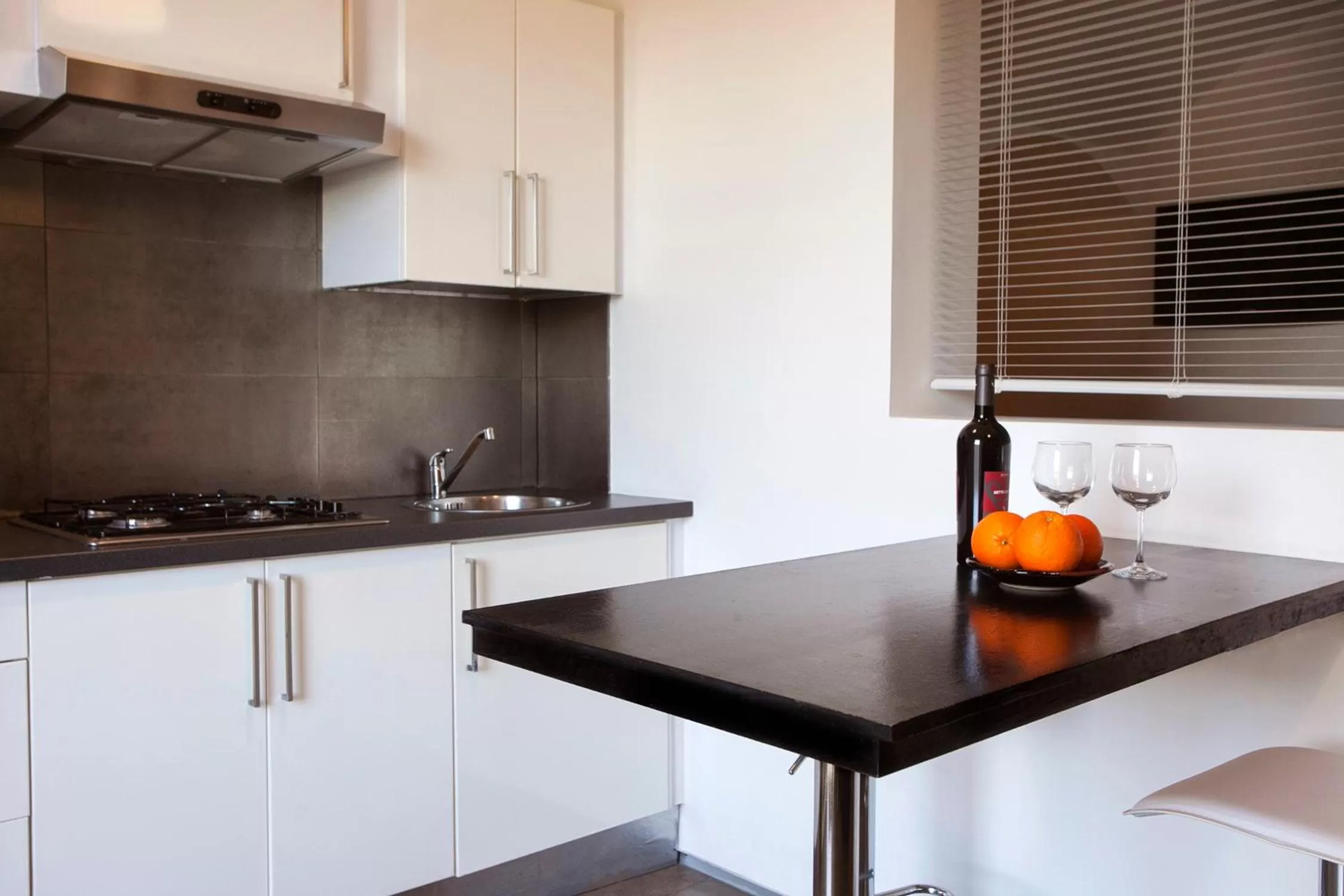 Kitchen or kitchenette in Villino Erminia - Seaside Art b&b