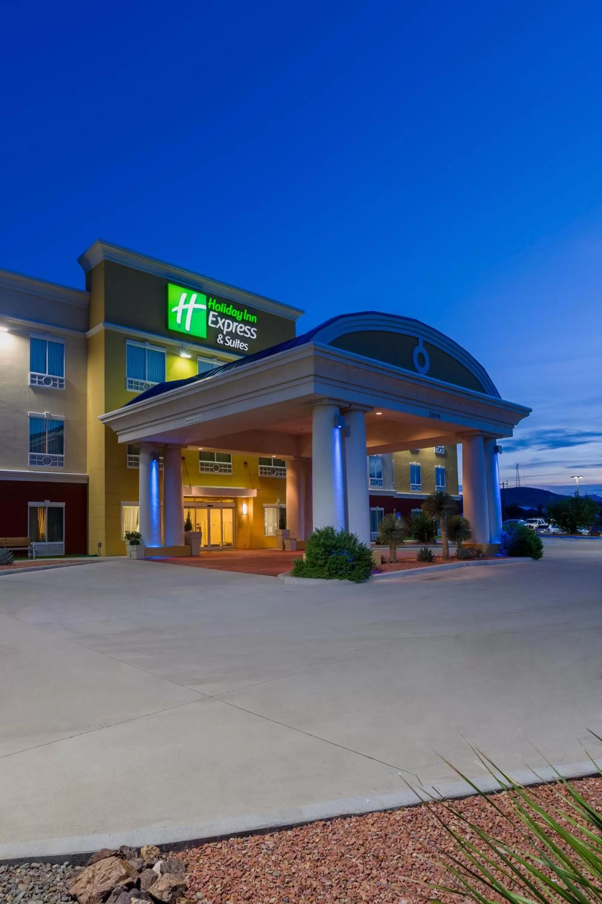 Property building in Holiday Inn Express and Suites Alpine by IHG