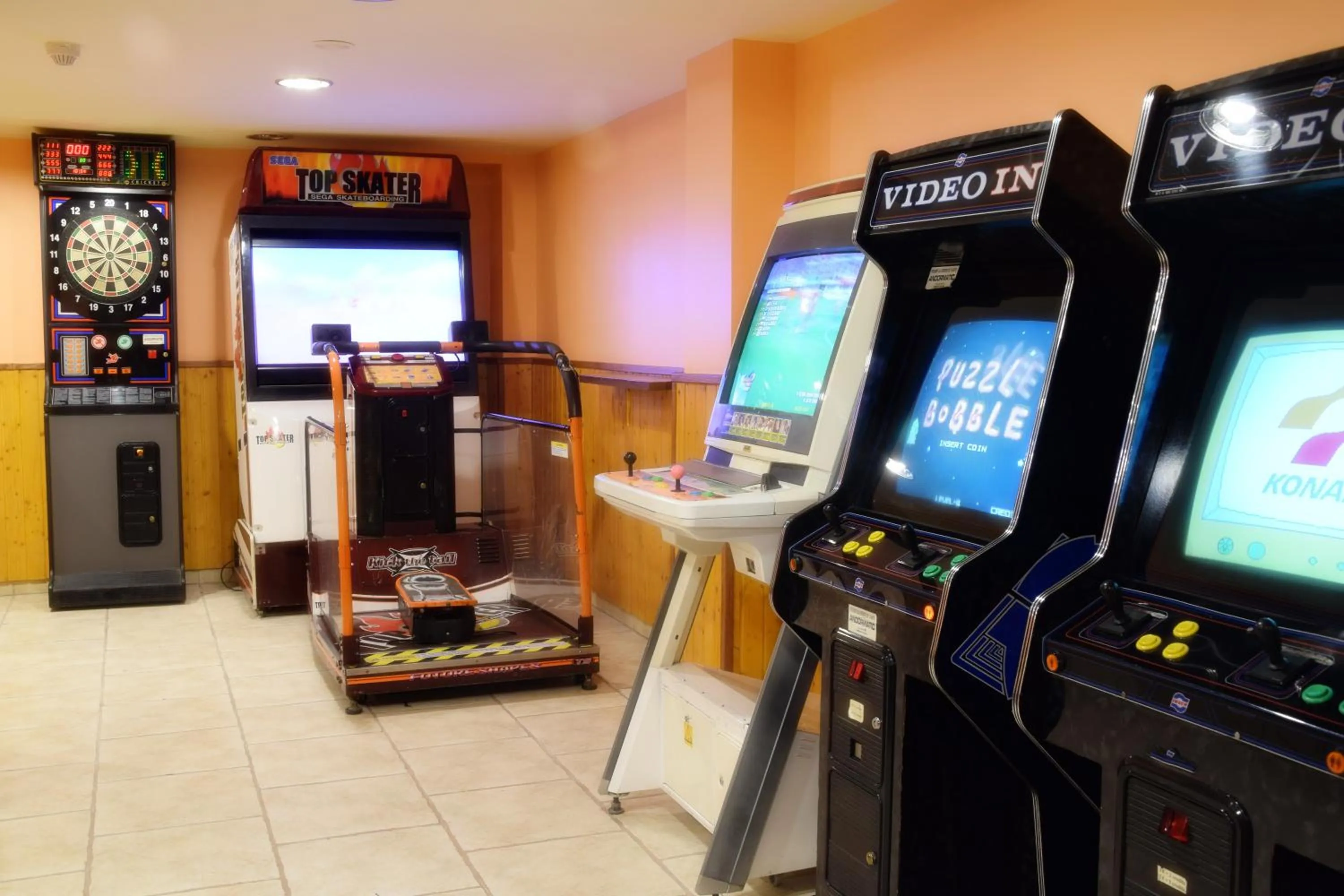 Billiard, Casino in Wuau! Hotel Segle XX