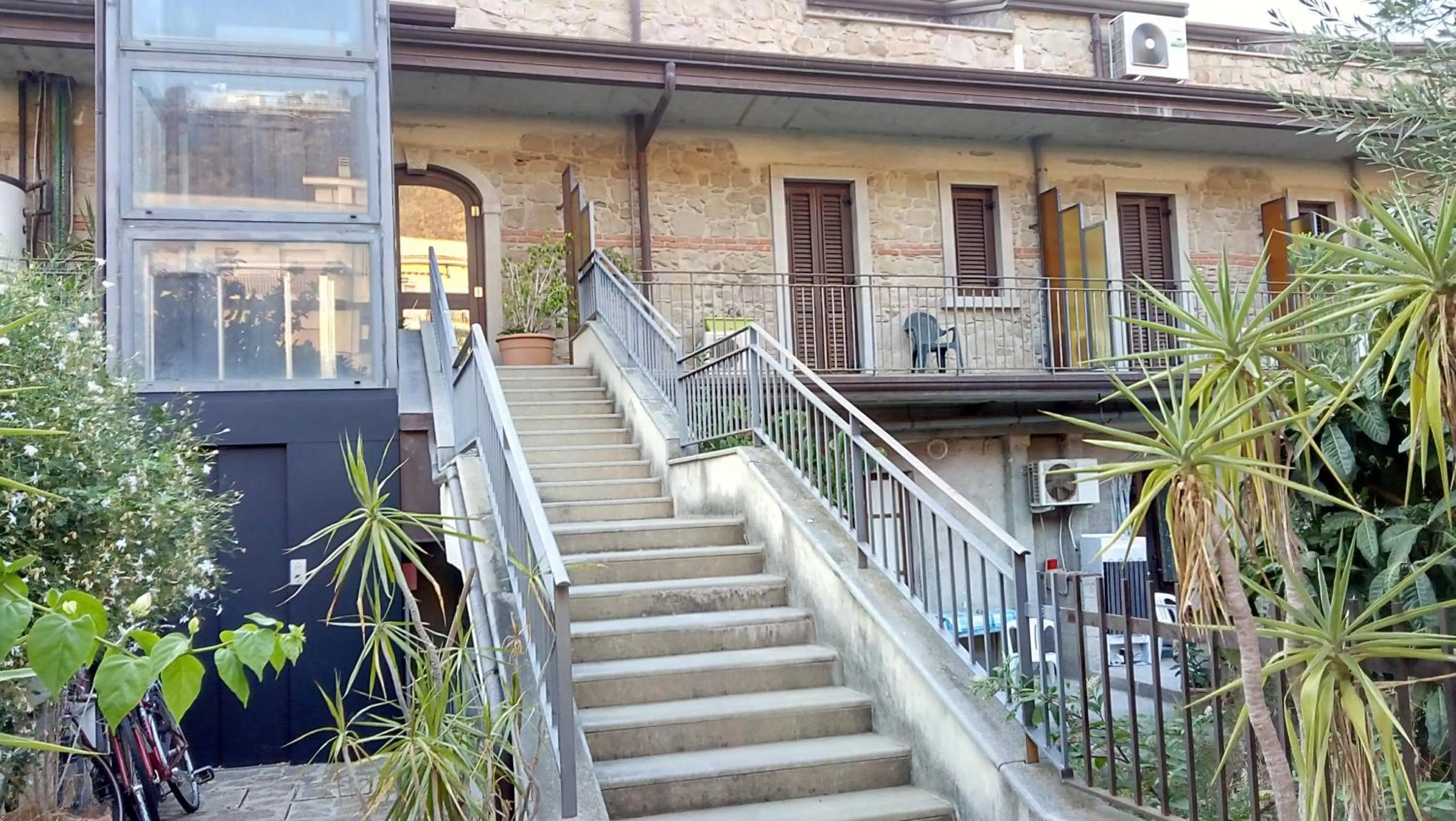 Property building in Santa Lucia