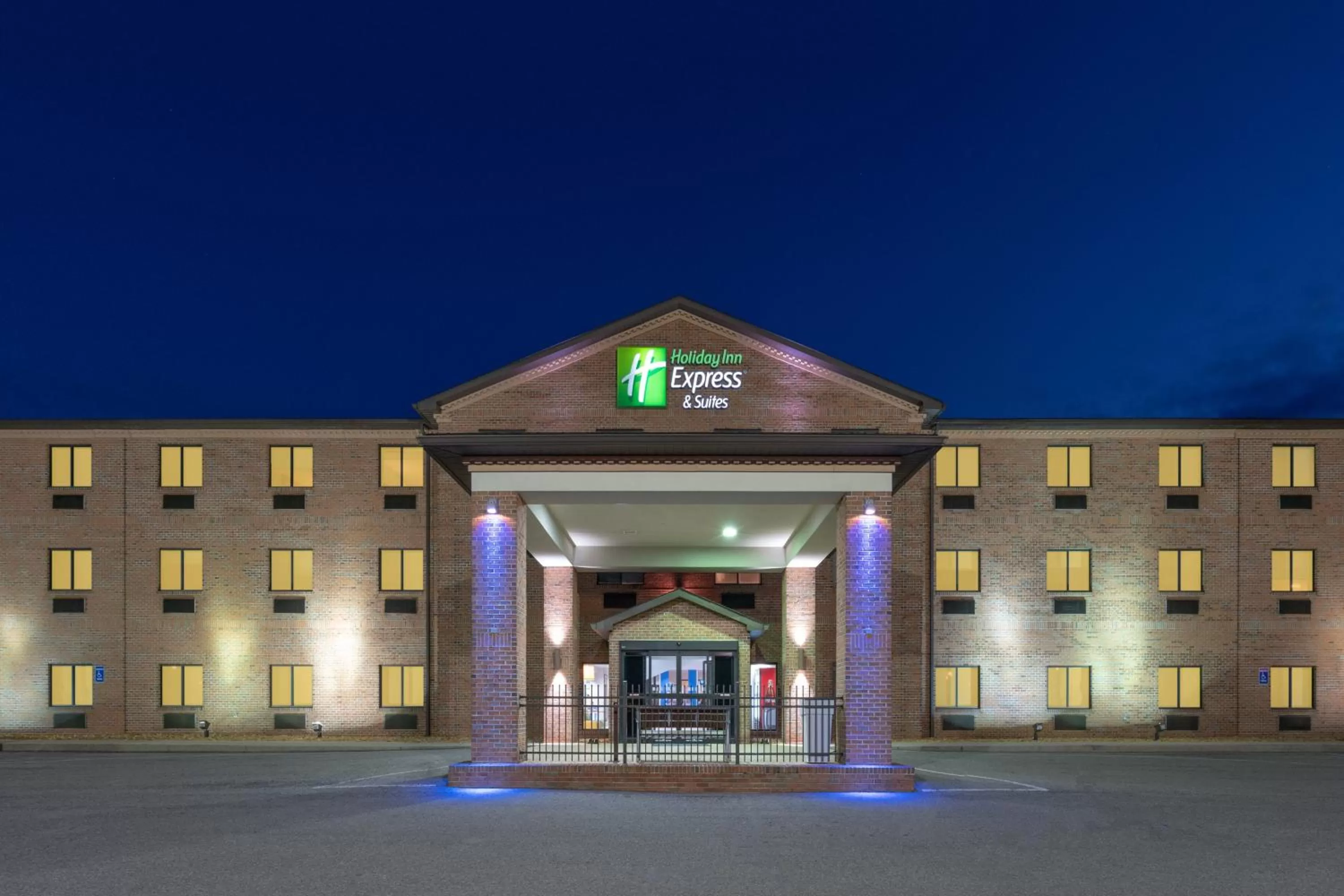 Property building in Holiday Inn Express Hotel & Suites Elkins by IHG