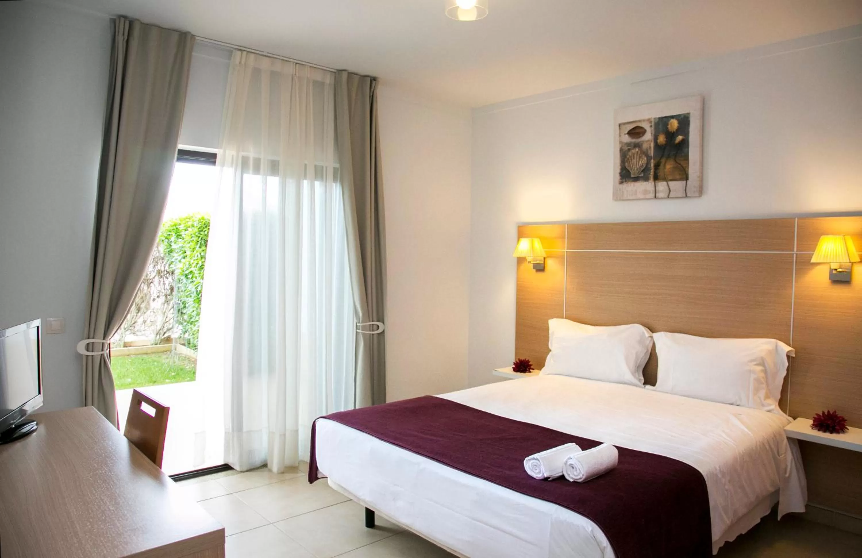 Bedroom, Bed in Sagres Time Apartamentos