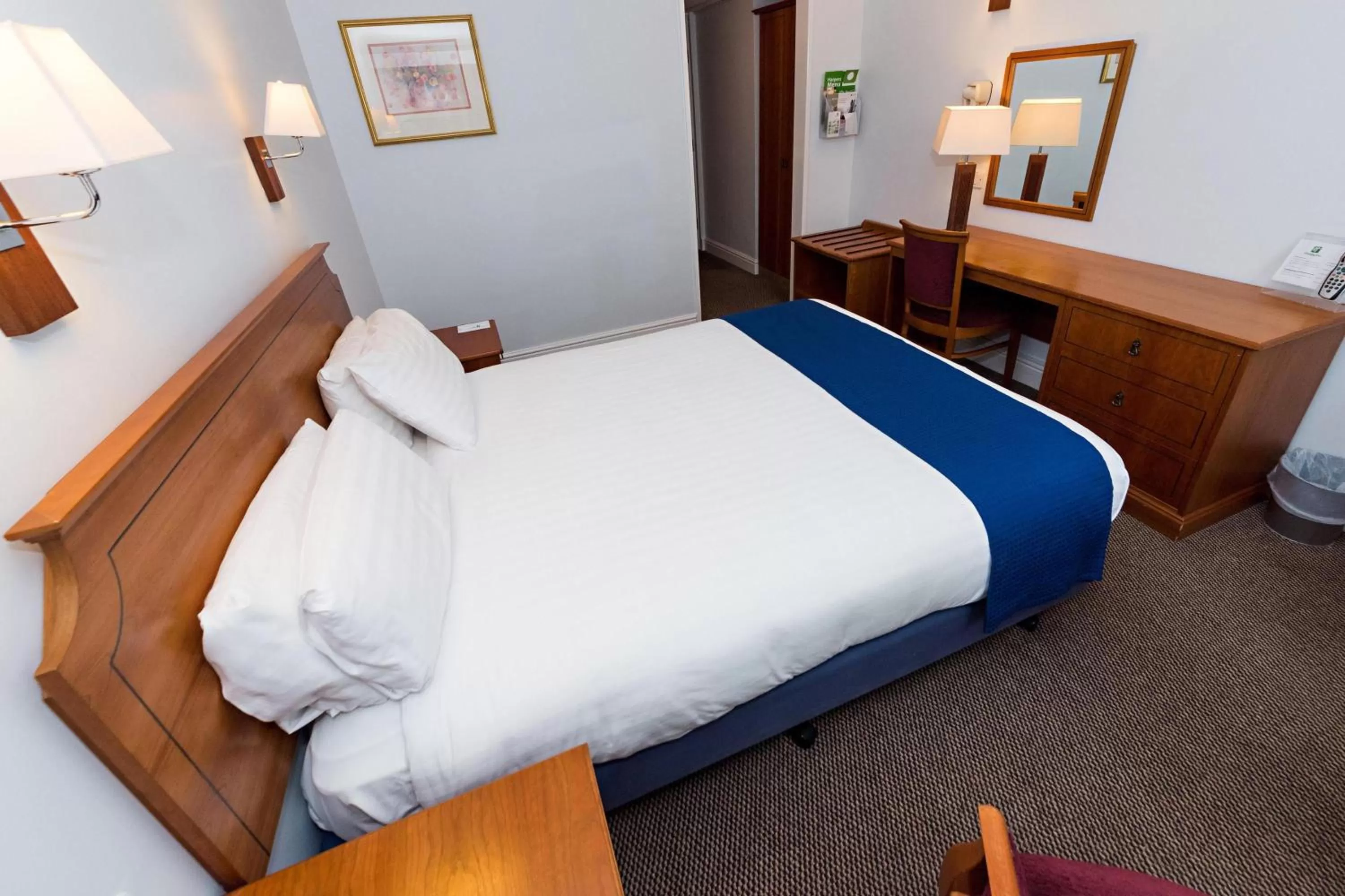 Bedroom, Bed in Holiday Inn Newport by IHG