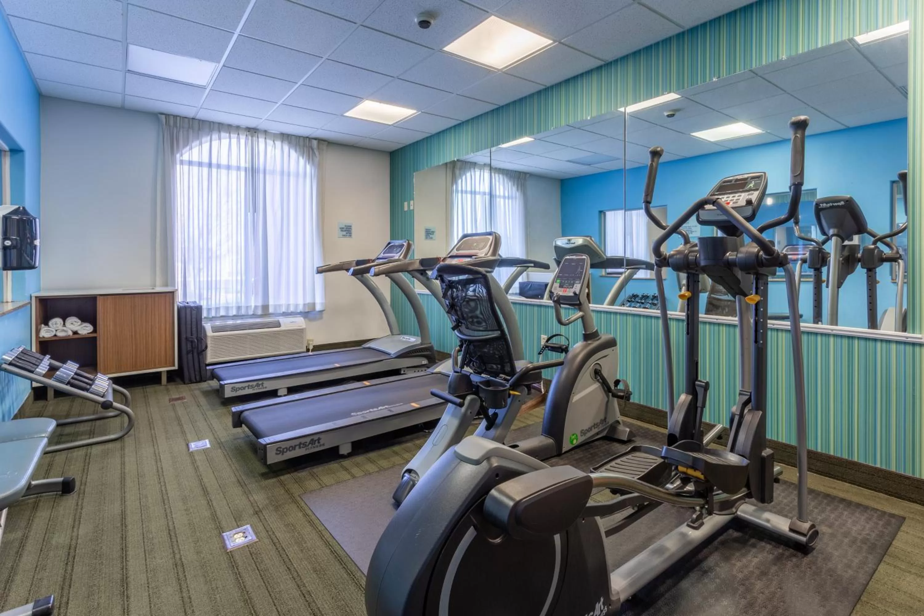 Spa and wellness centre/facilities in Holiday Inn Express Rockford-Loves Park by IHG