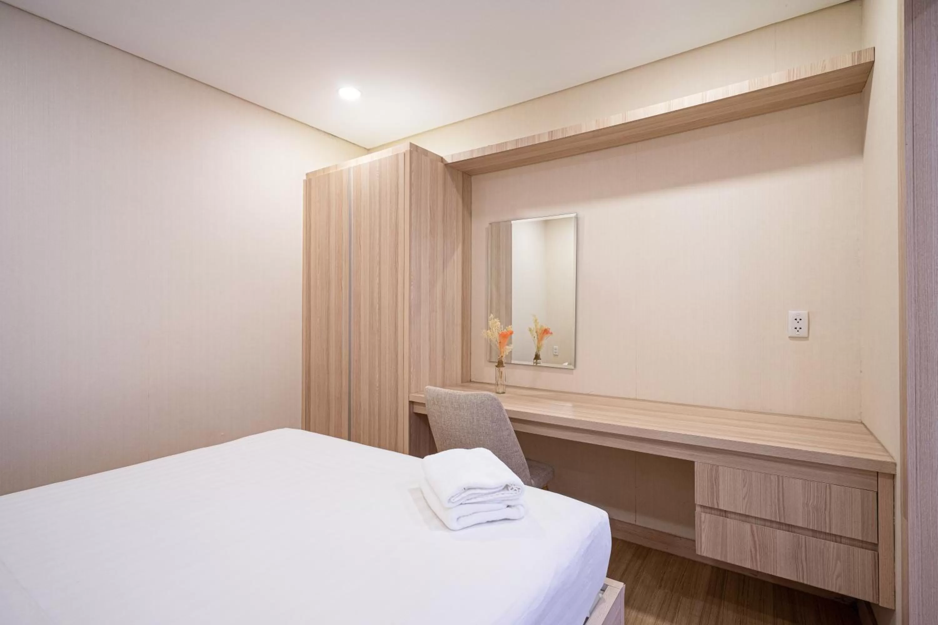 Bed in Luxy Park Hotel & Apartments - Notre Dame