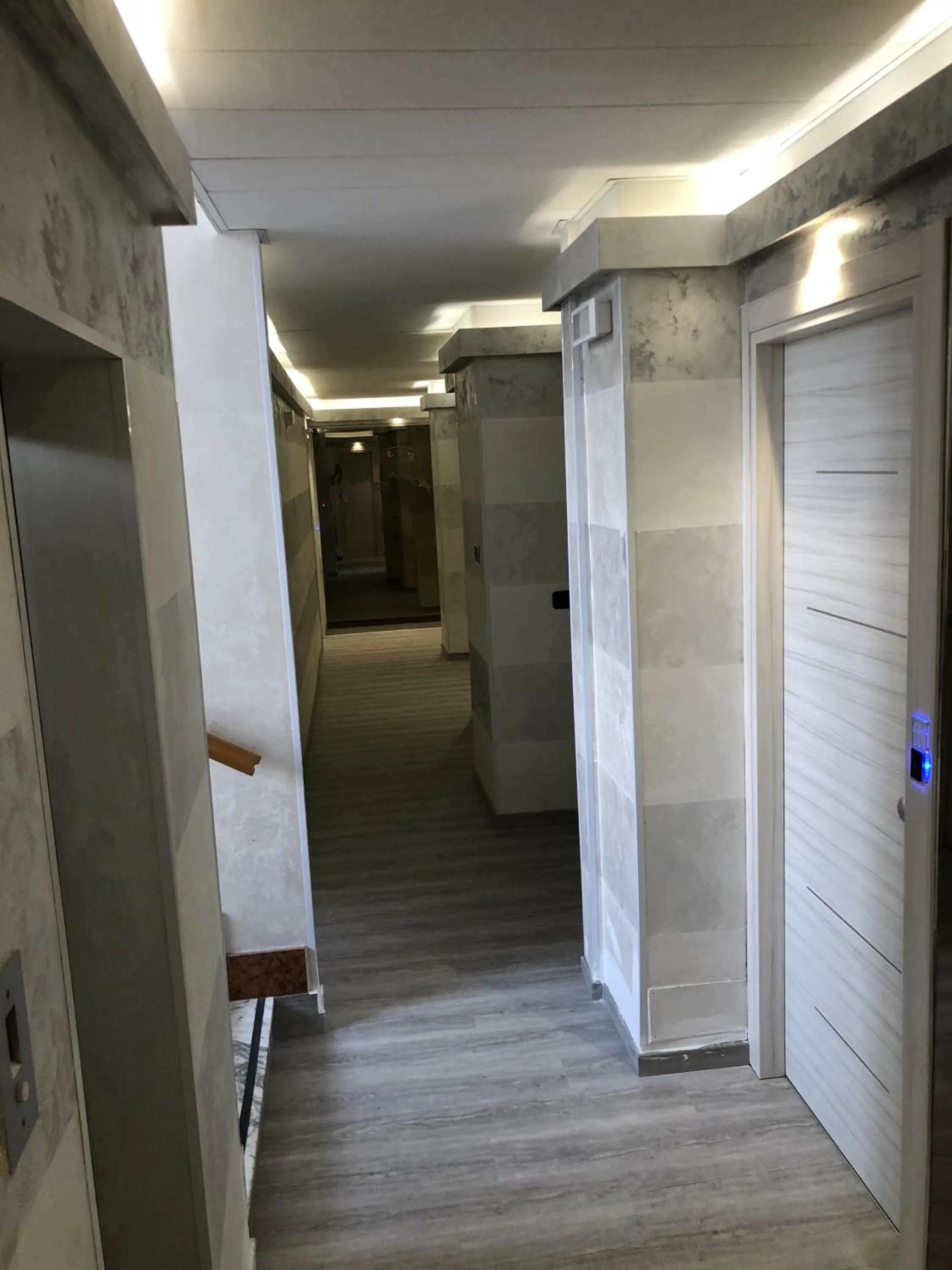 elevator in Hotel City