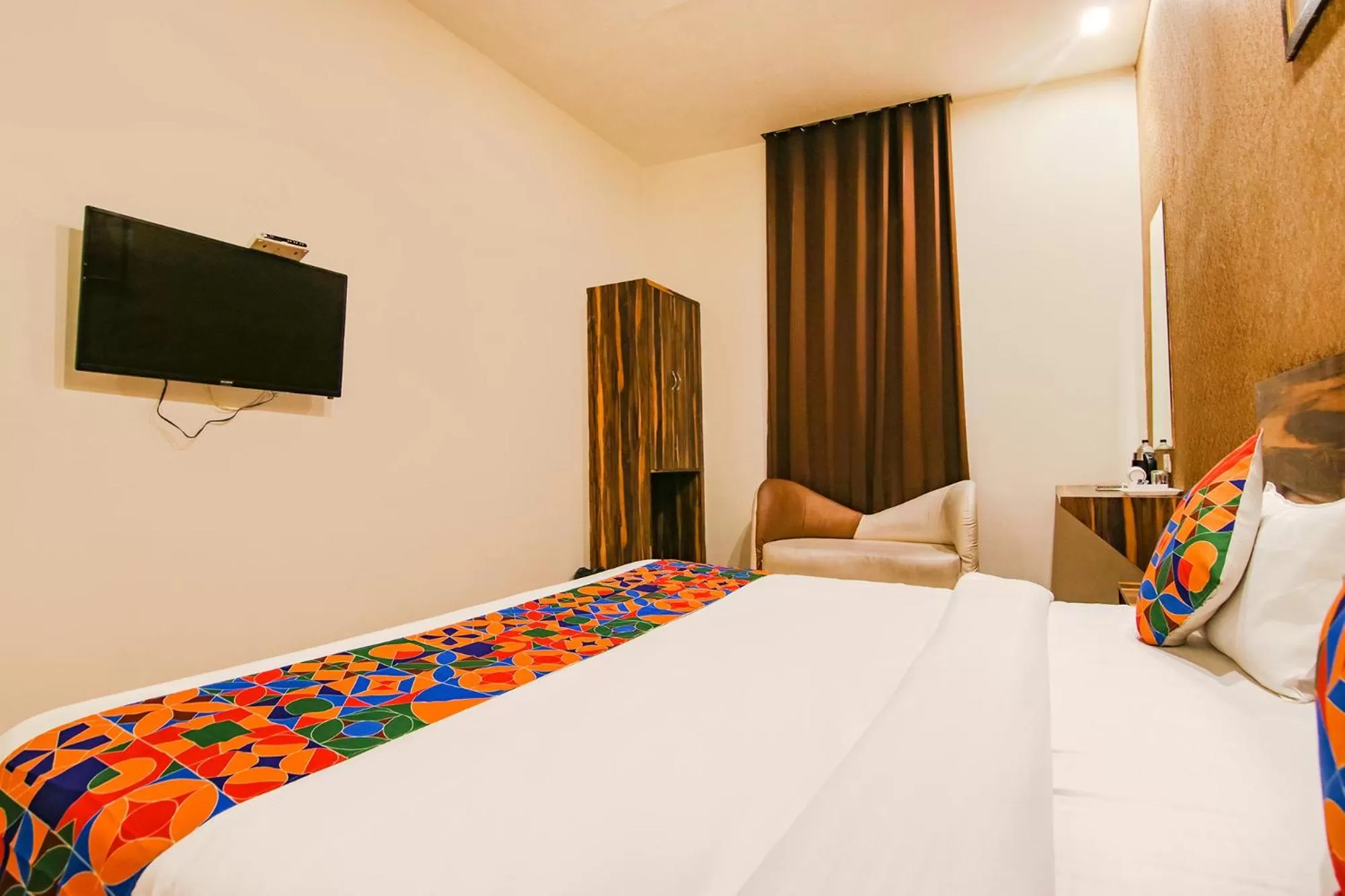 Bed in FabHotel Sallow Grand