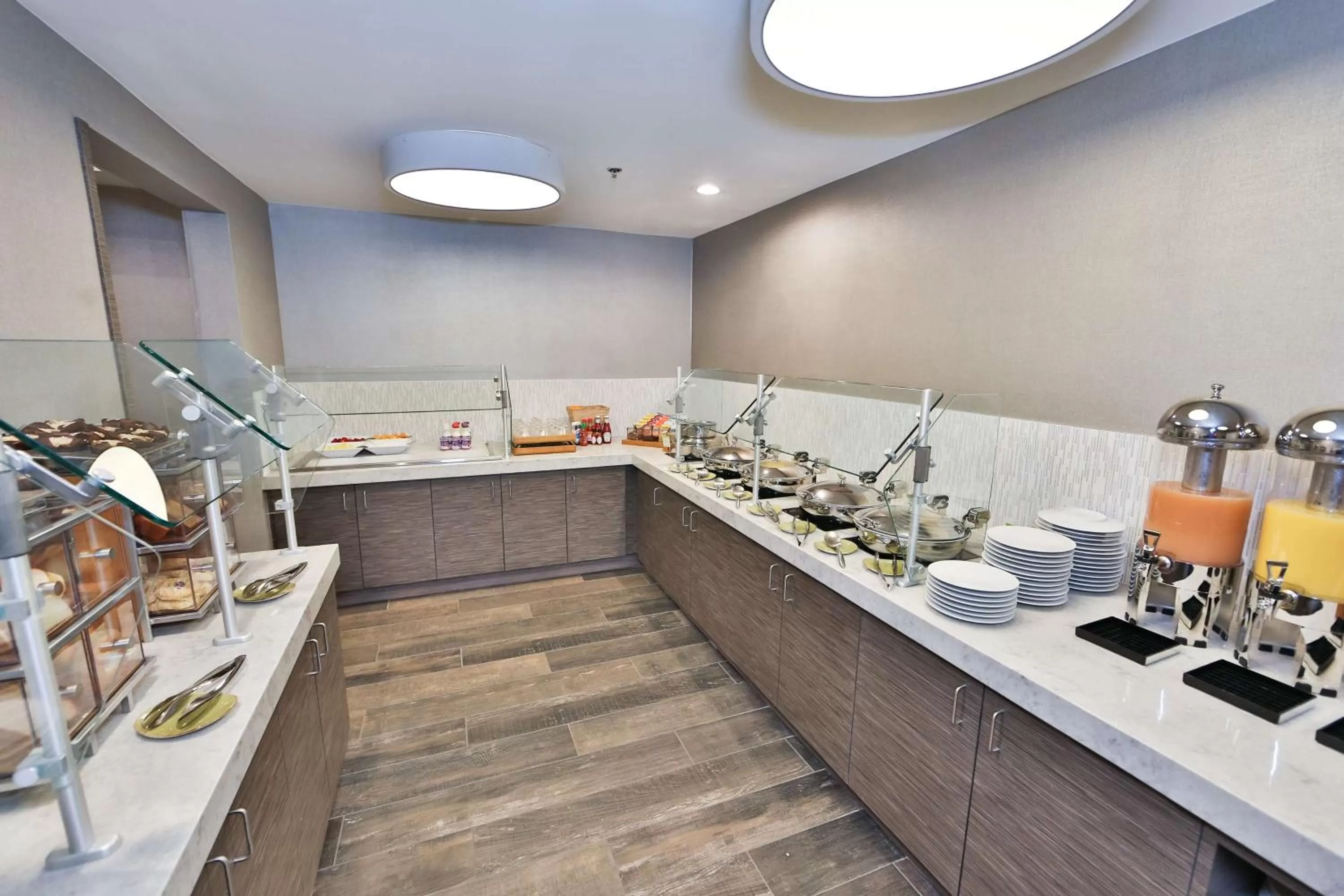 Breakfast in DoubleTree by Hilton Atlanta Alpharetta-Windward