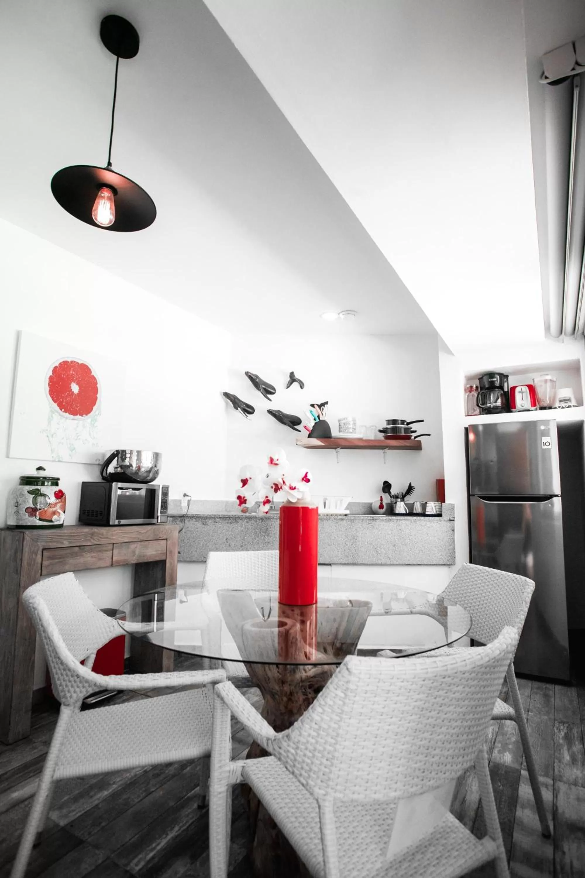 Property building in Hotel Paradise Suites