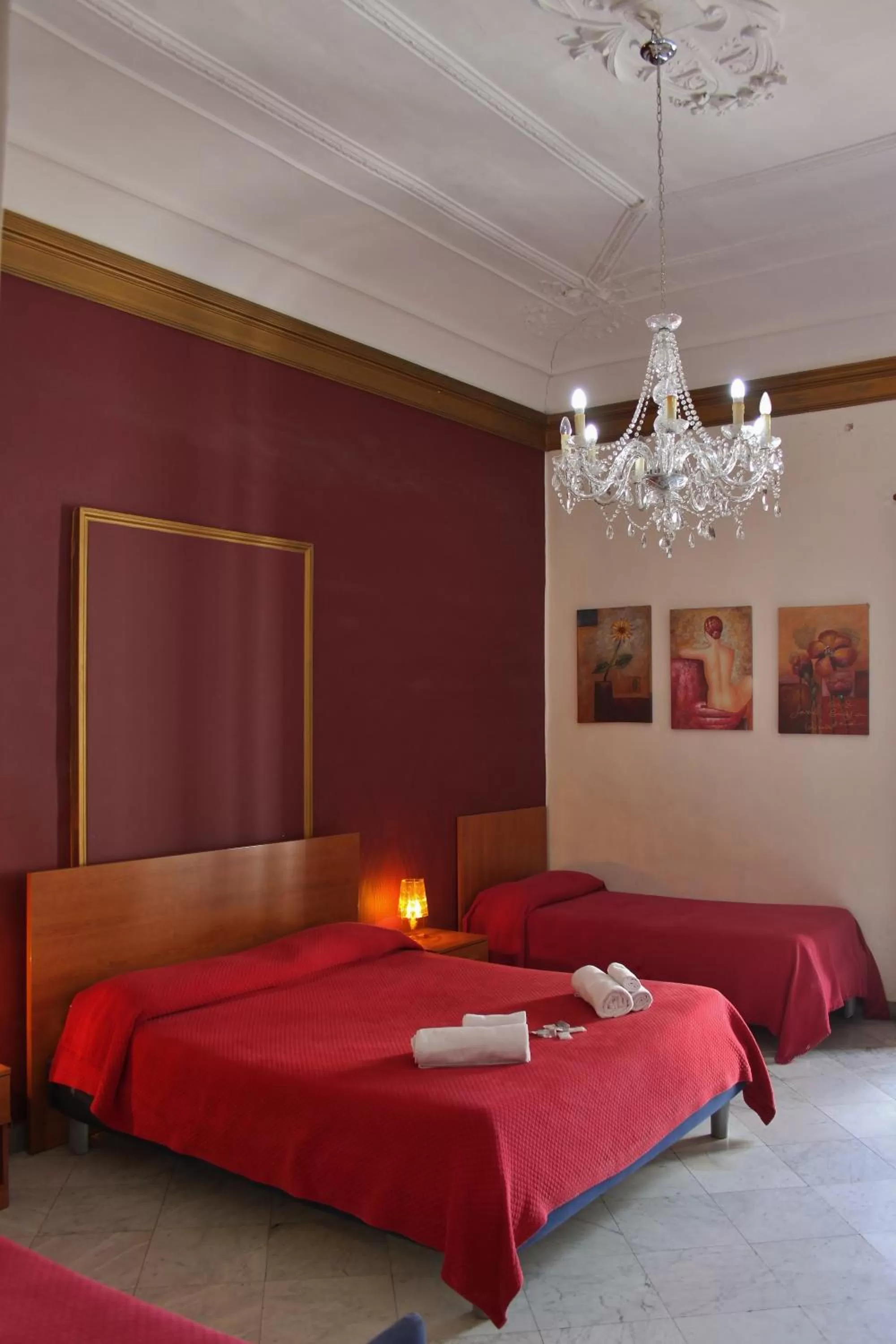 Photo of the whole room, Bed in B&B Opera