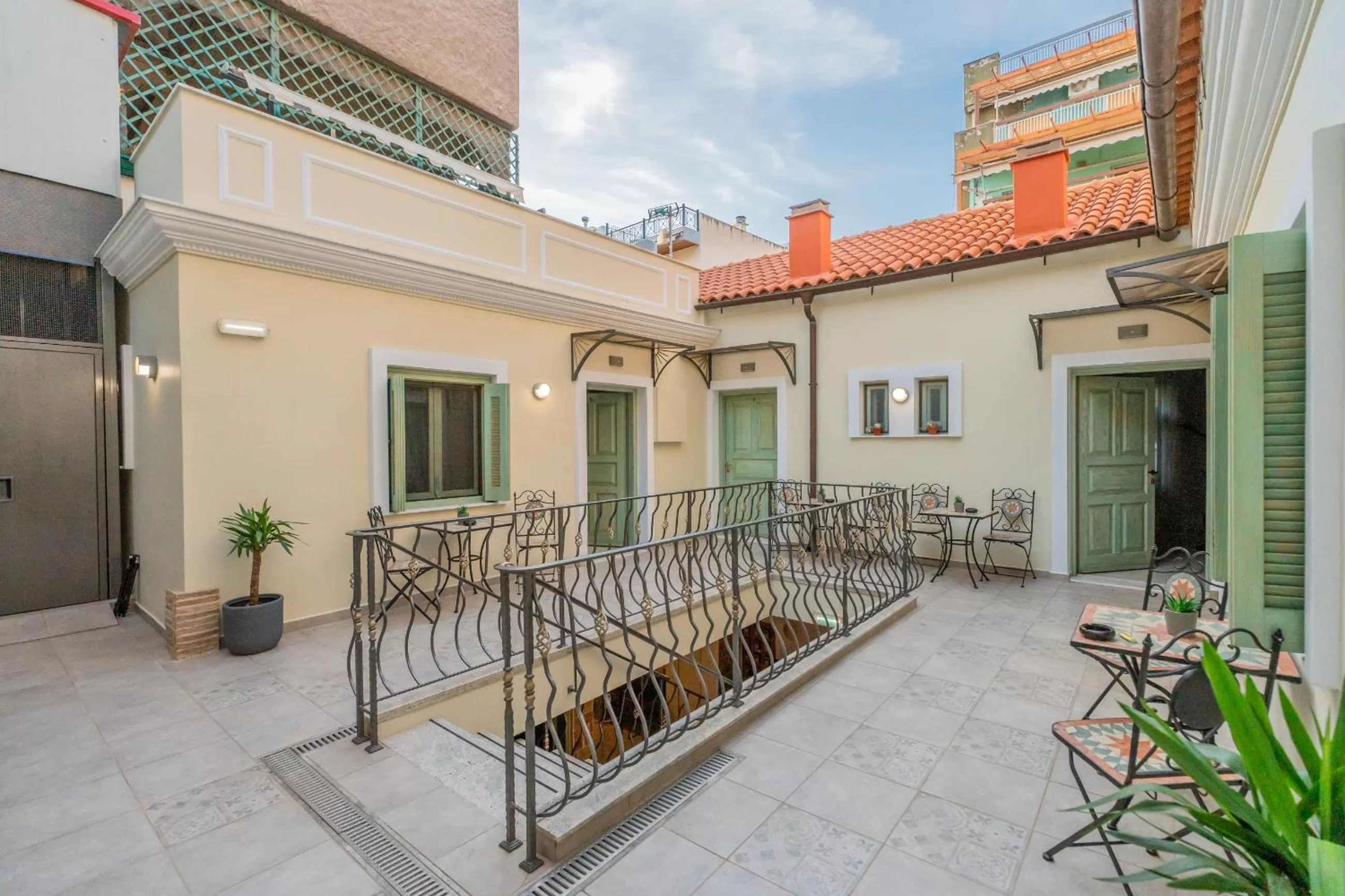 The Stone Manor , Noho boutique hotel Thissio