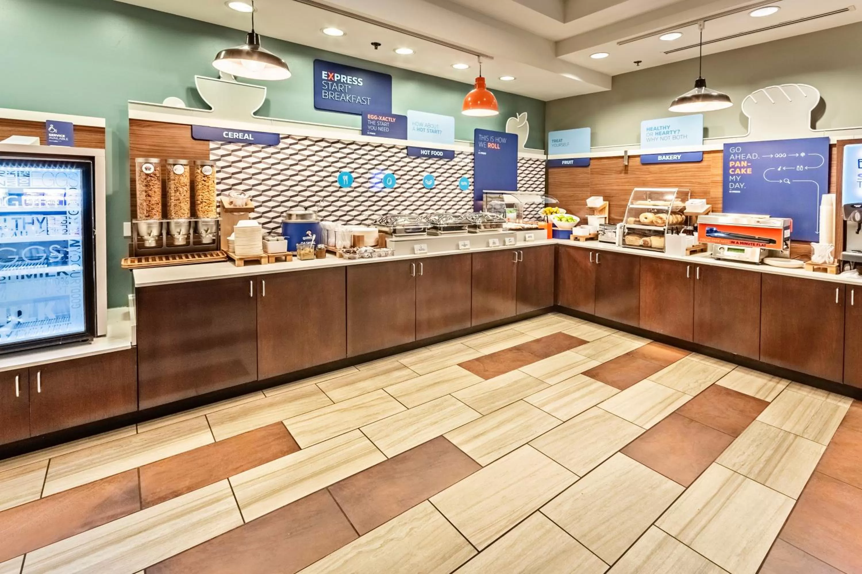 Breakfast in Holiday Inn Express Hotel & Suites Lake Zurich-Barrington by IHG