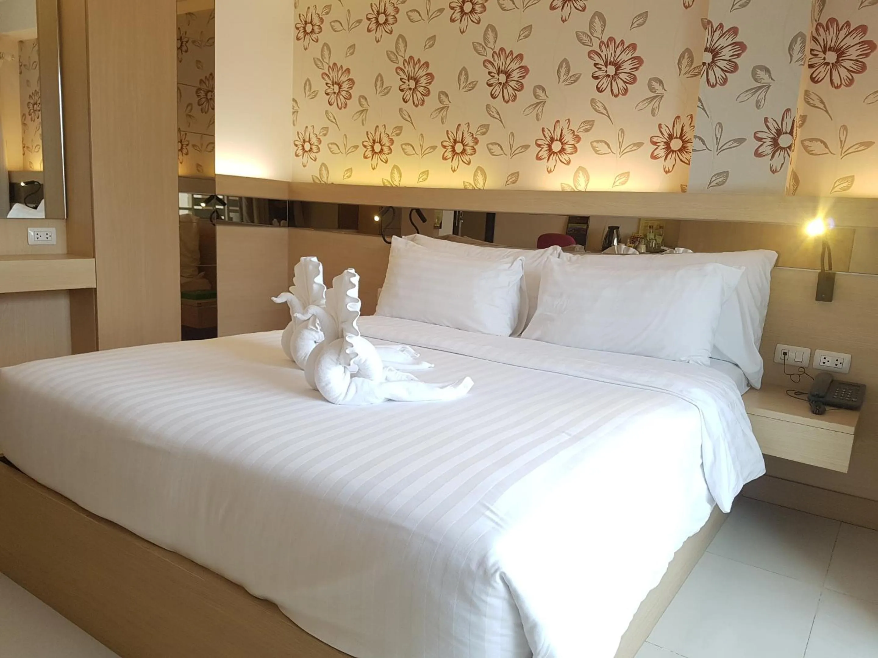 Bed in Kavin Buri Green Hotel