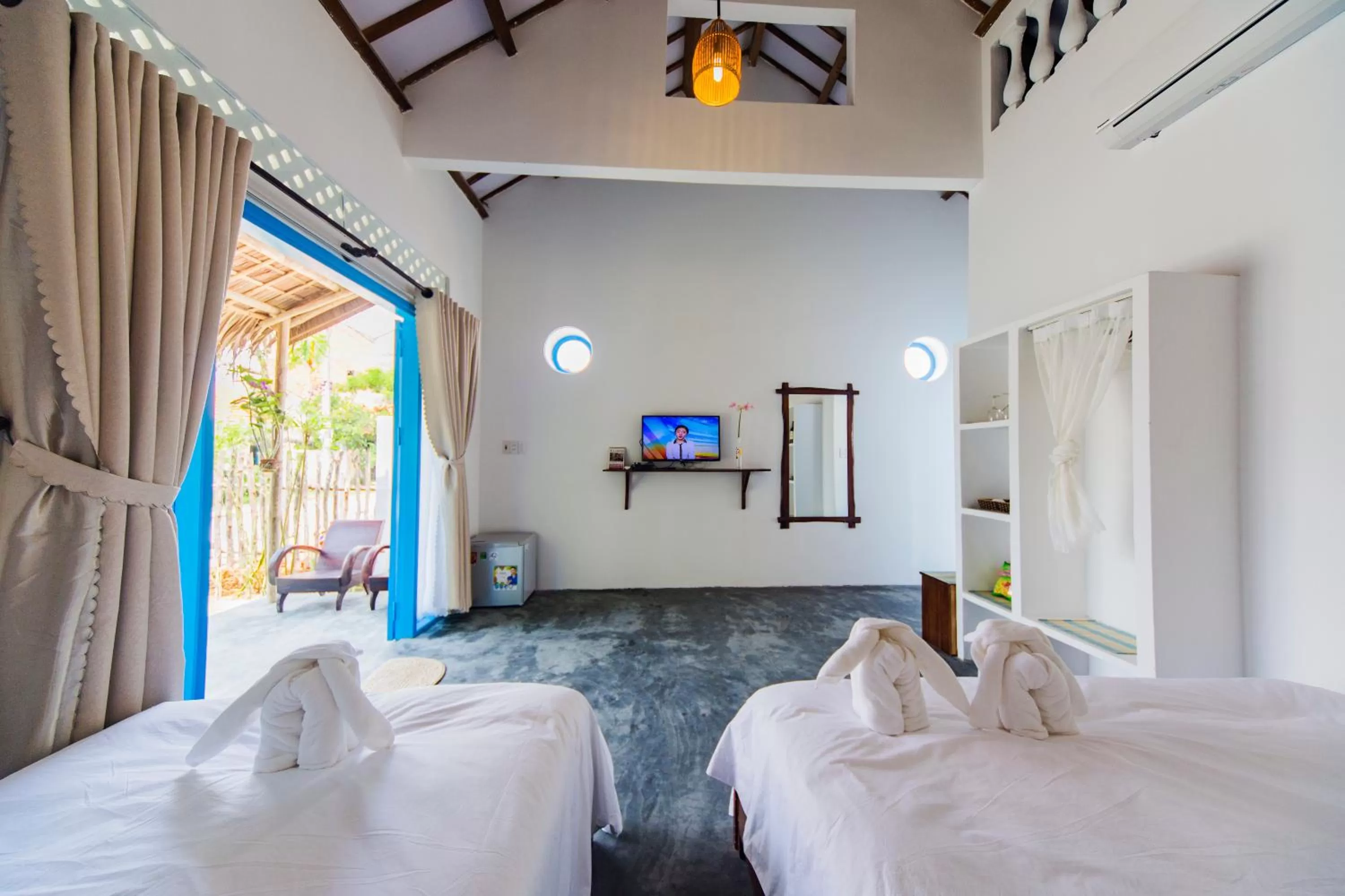 Bedroom, Bed in Cashew Tree Bungalow