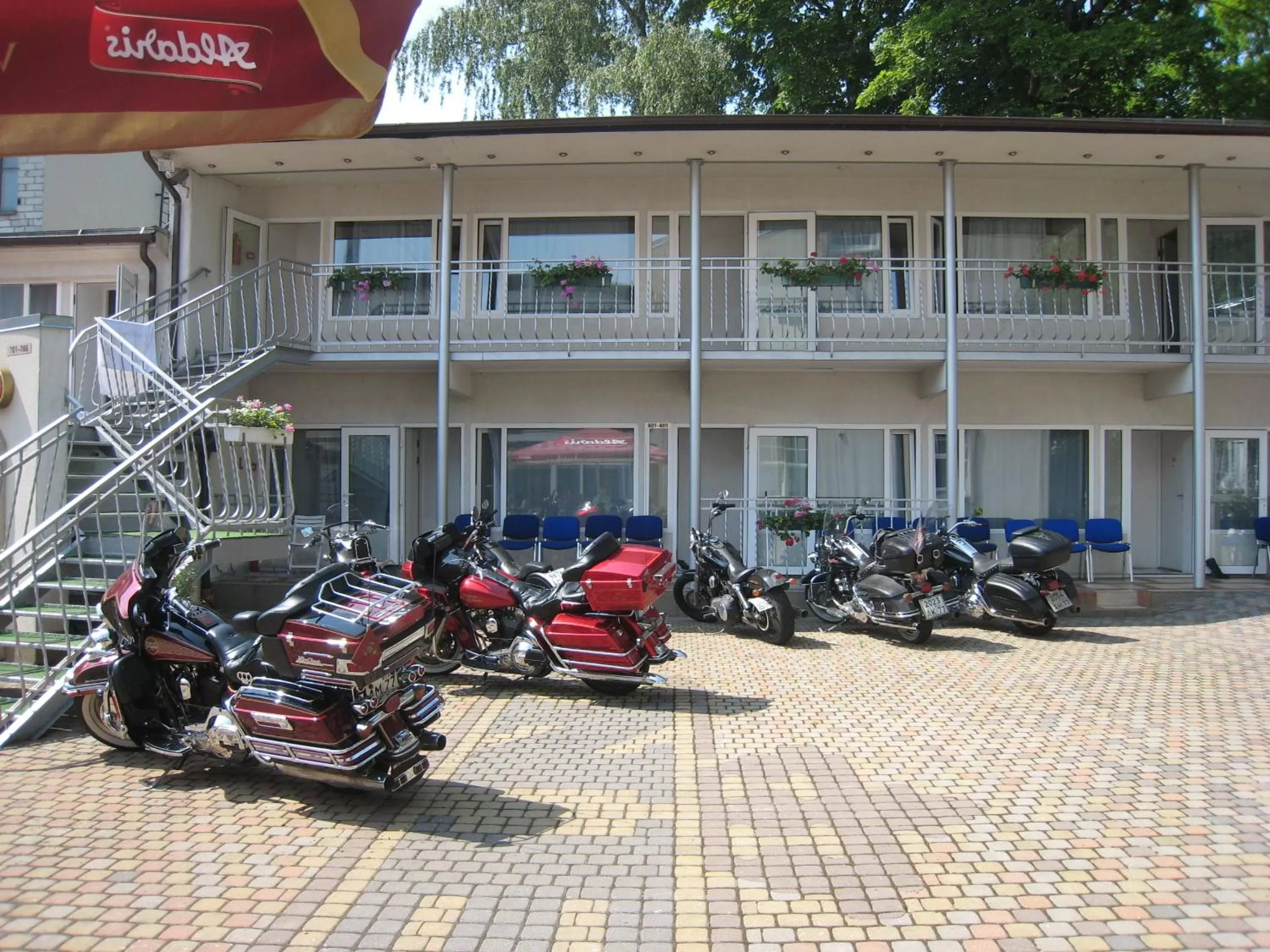 Facade/entrance in NB Hotel with Free Parking