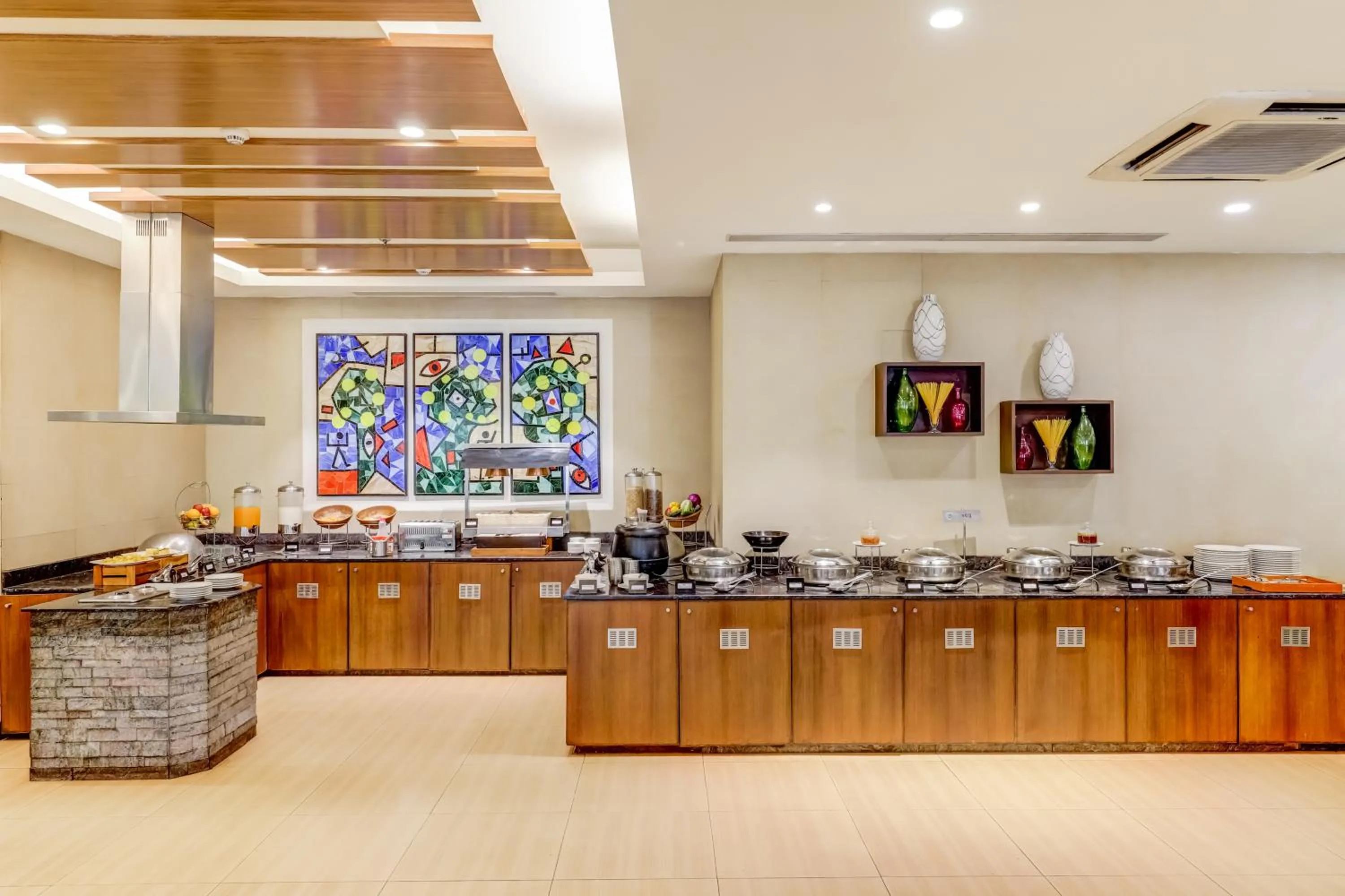 Buffet breakfast in Lemon Tree Hotel, Ahmedabad