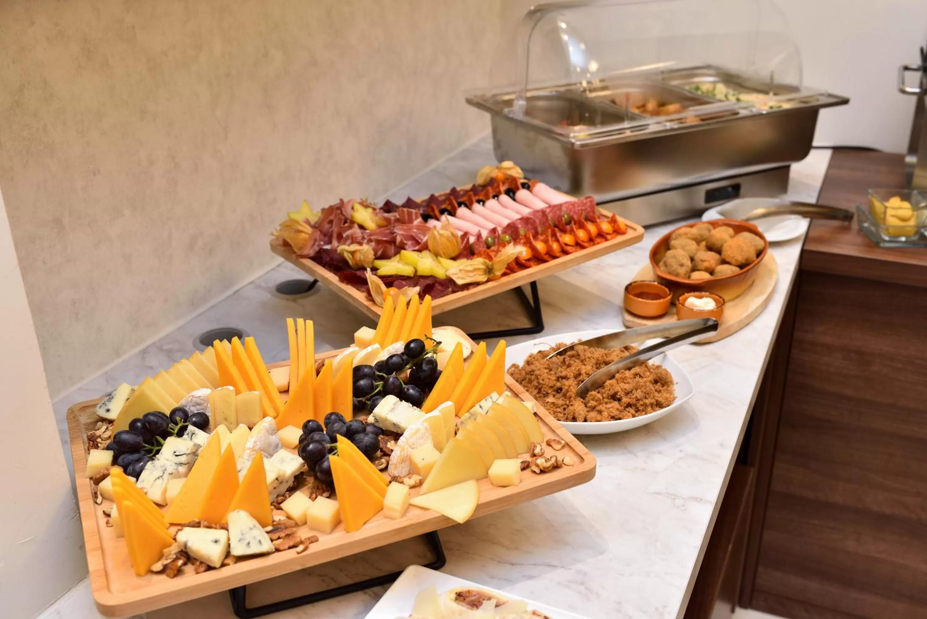 Breakfast in Hotel Opera Garni