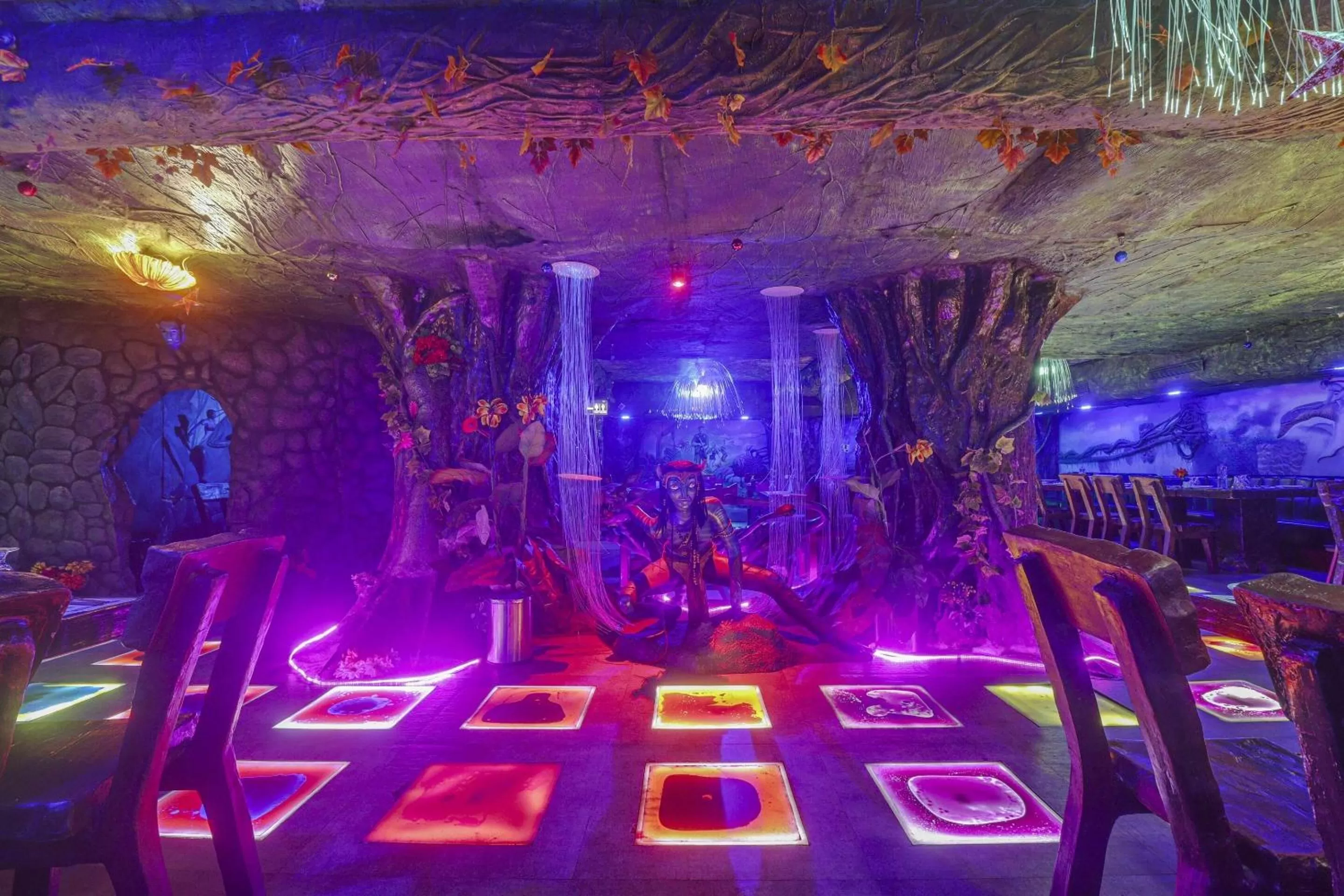 Restaurant/places to eat in Palette - Hotel Chennai La Palace